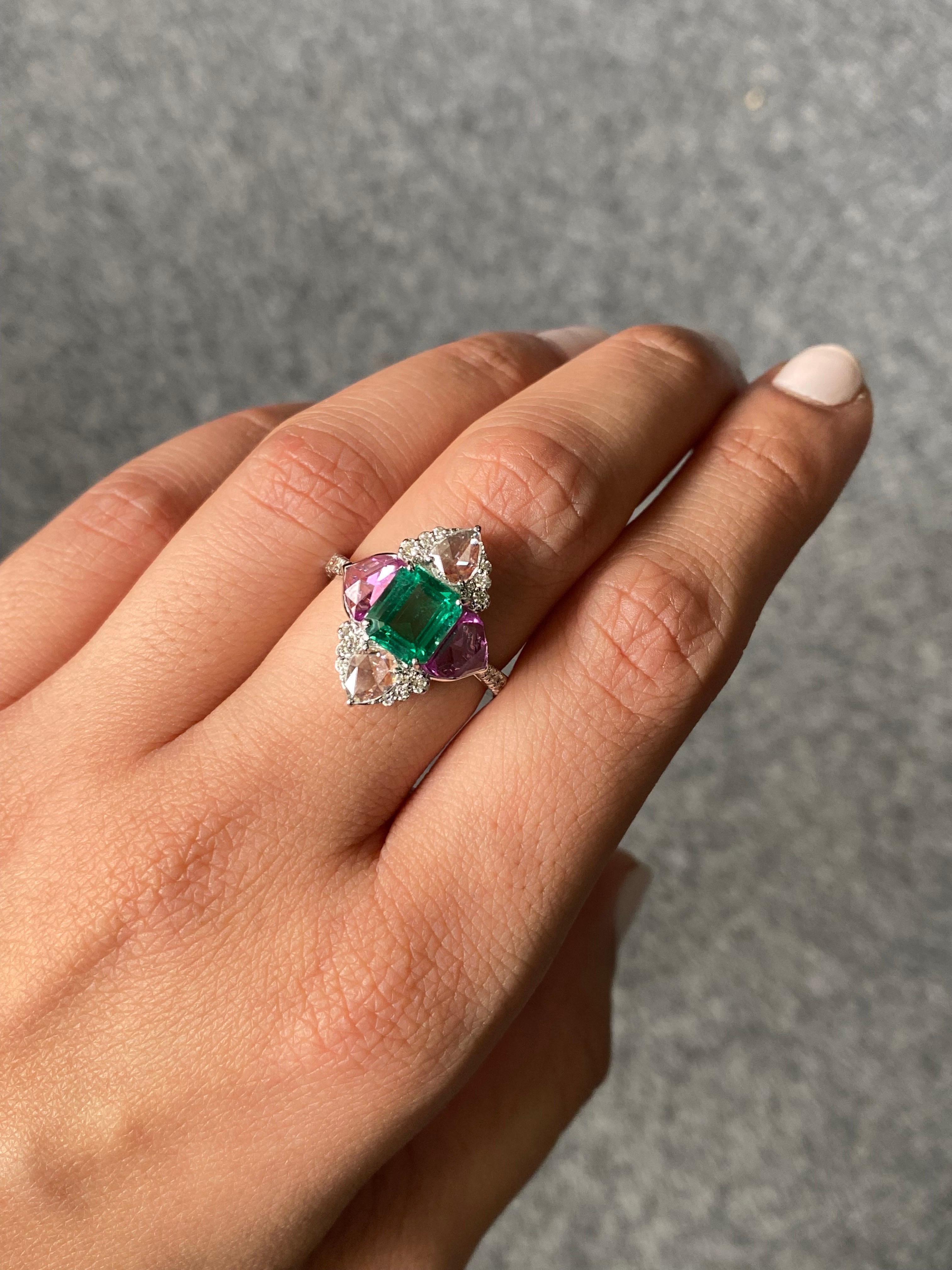 1.86 Carat Emerald and Pink Sapphire Engagement Cocktail Ring For Sale 2
