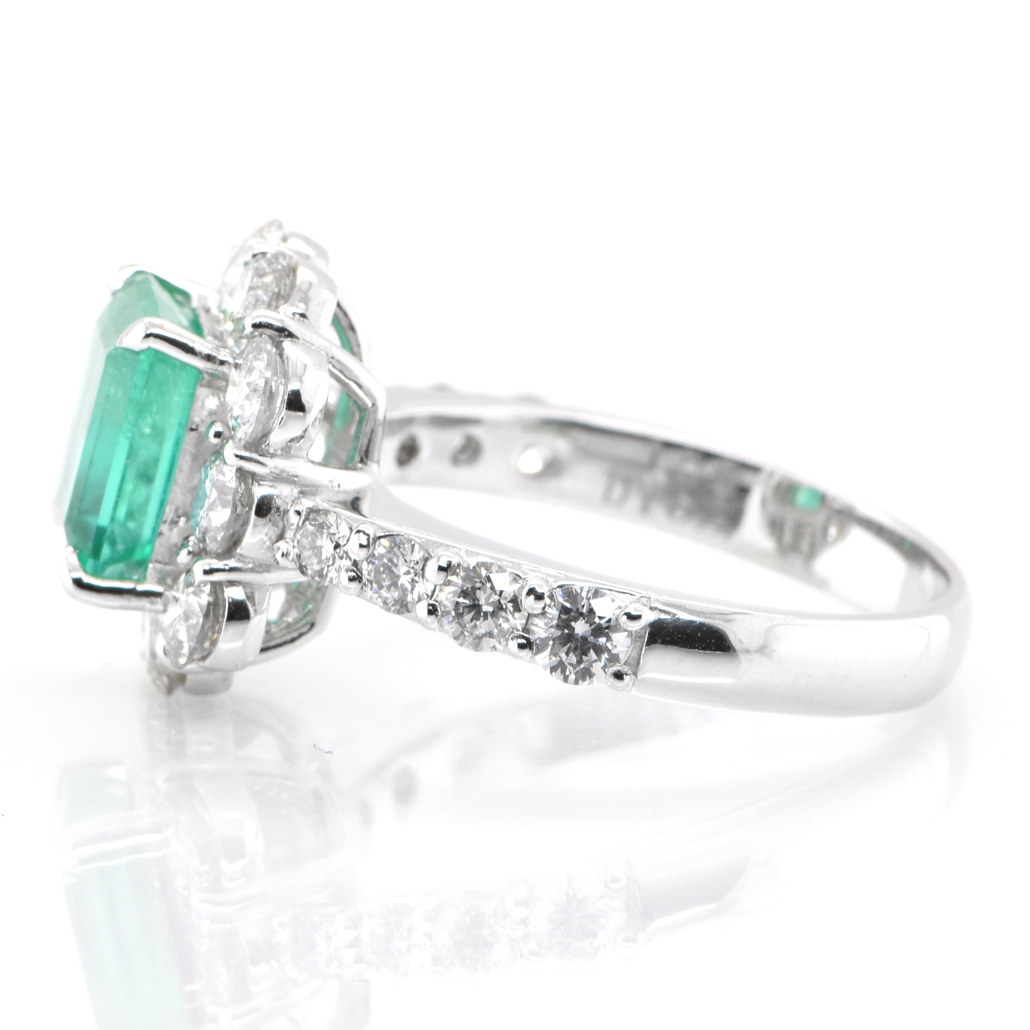 Modern 1.86 Carat Natural Colombian Emerald and Diamond Ring Set in Platinum For Sale