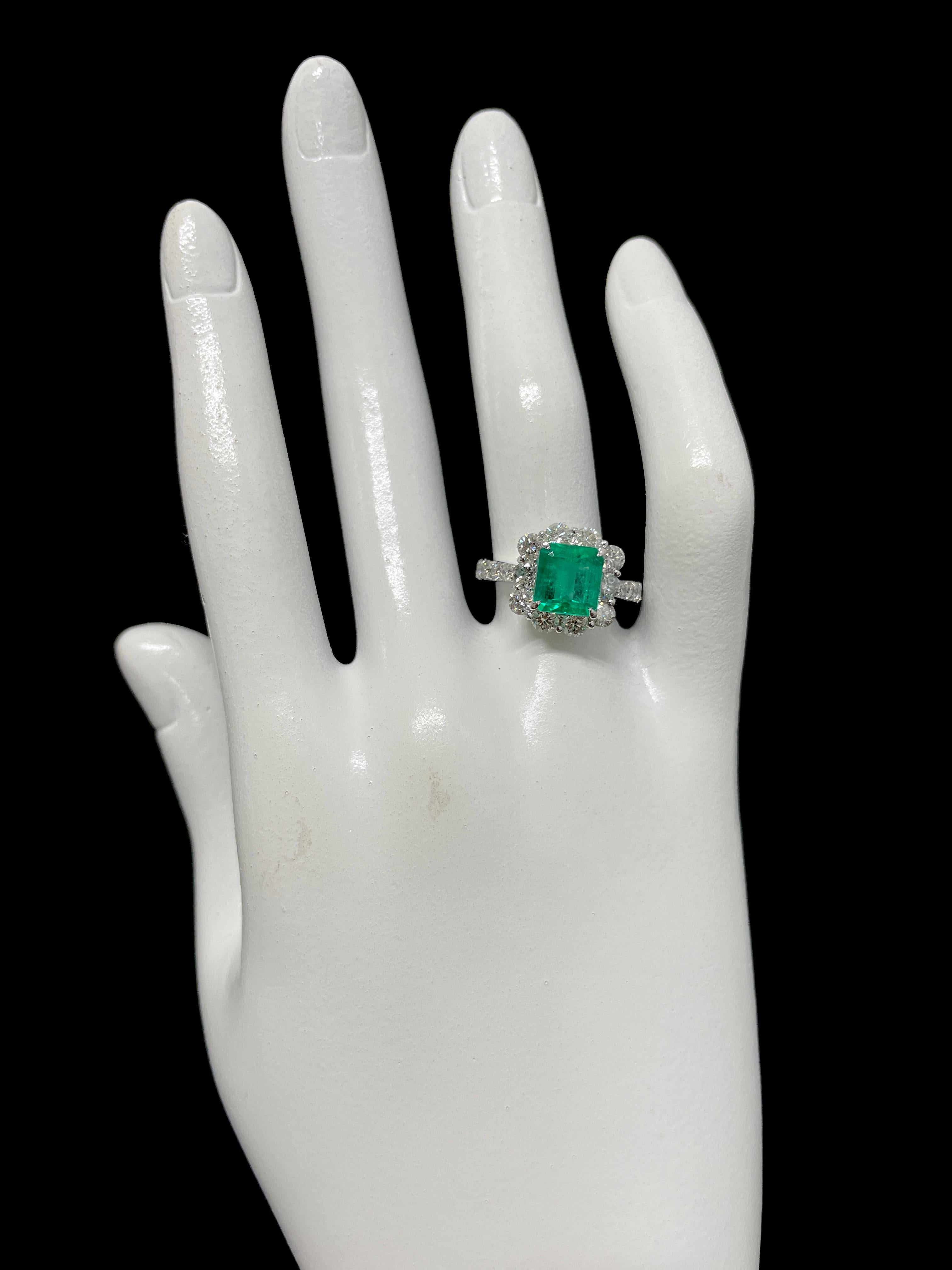 Women's 1.86 Carat Natural Colombian Emerald and Diamond Ring Set in Platinum For Sale