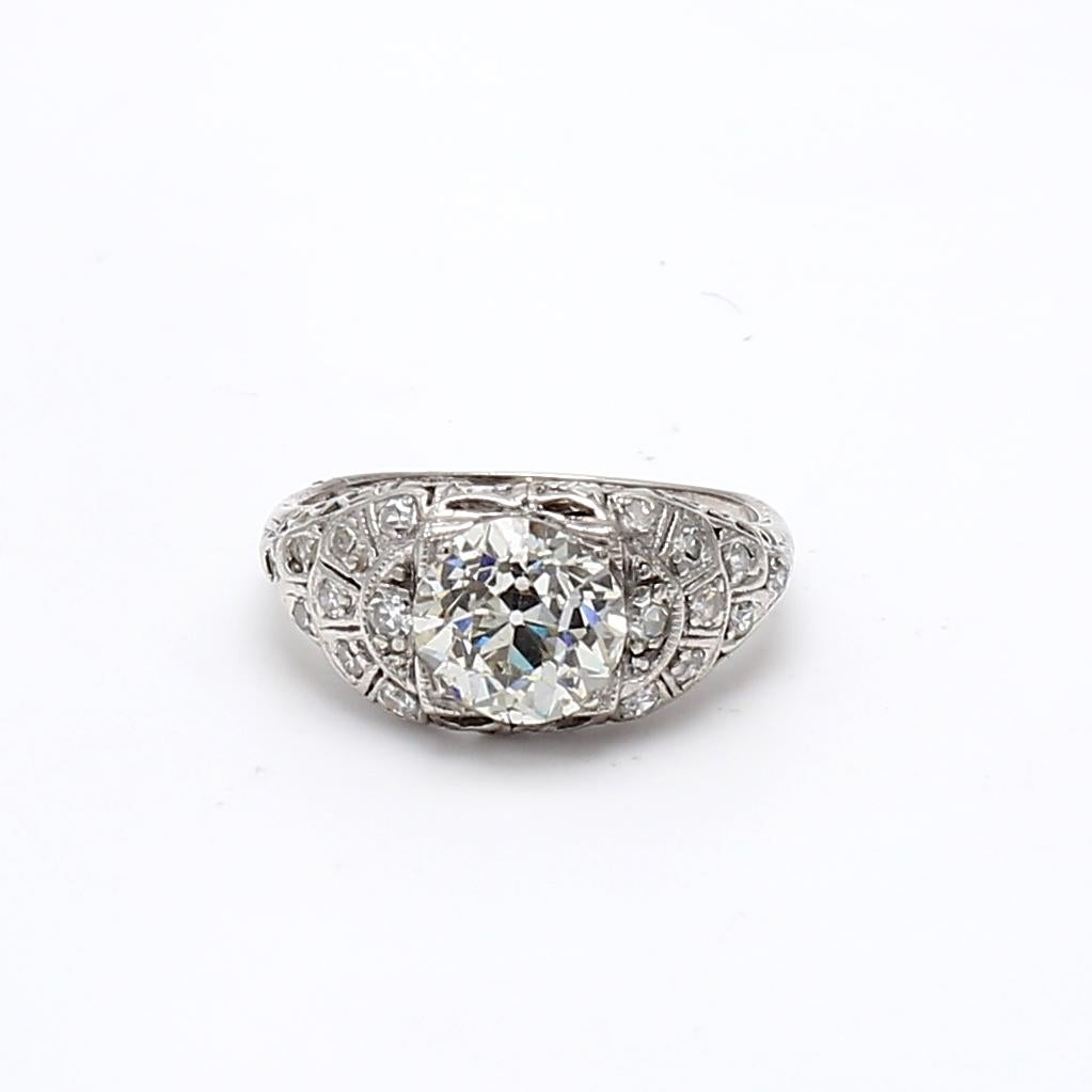Titre :
Bague de mariage en platine J-SI2 avec diamant taille européenne ancienne de 1,86 carat
Le style :
Mariage
Métal :
Platine
Pierre précieuse 1 :
Diamant de 1,71 carat
Nombre de pierres :
1
Couleur :
J
La clarté :
SI2
Forme :
Taille vieille