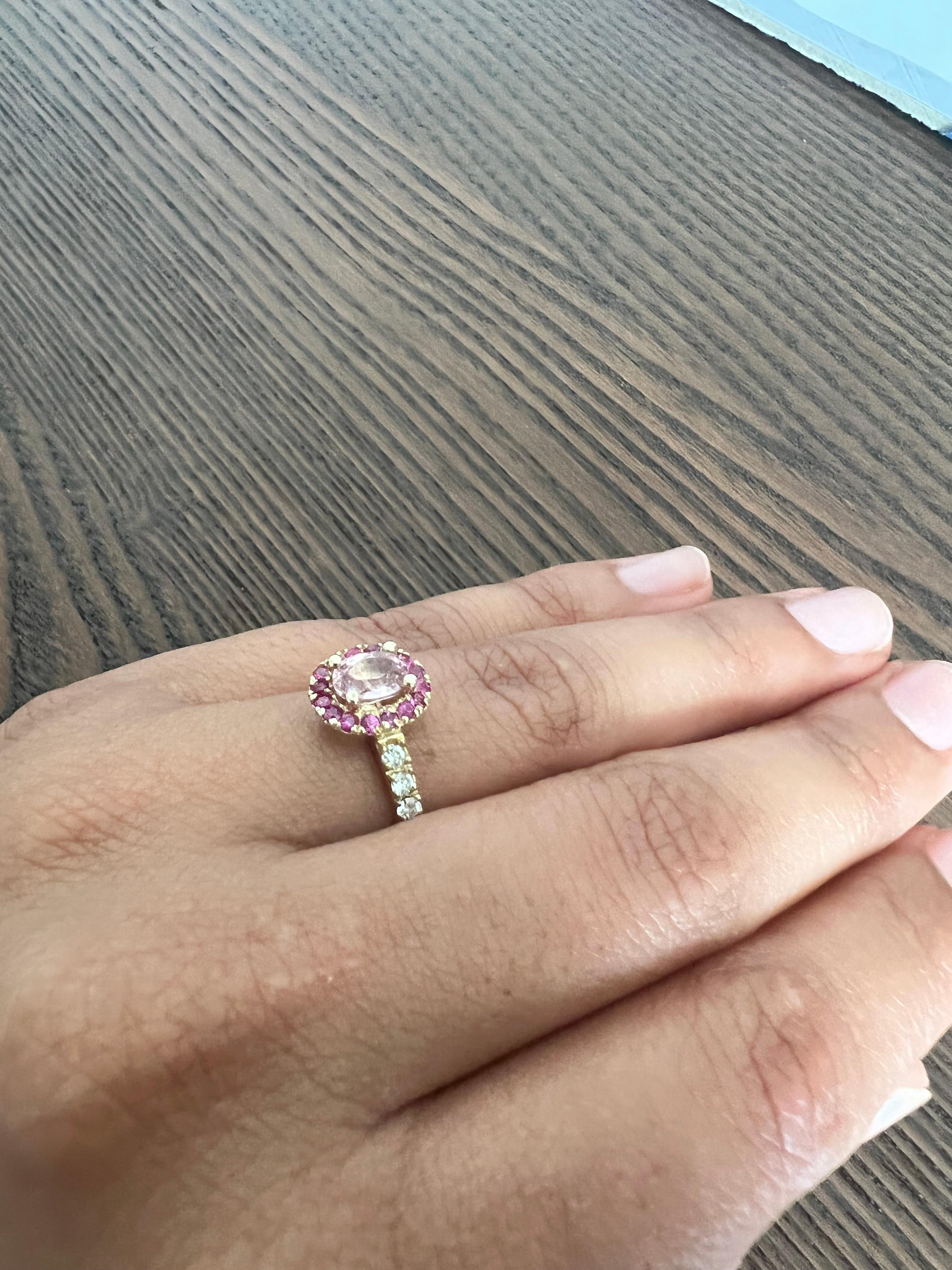 1.86 Carat Pink Sapphire Diamond 14 Karat Yellow Gold Engagement Ring For Sale 2