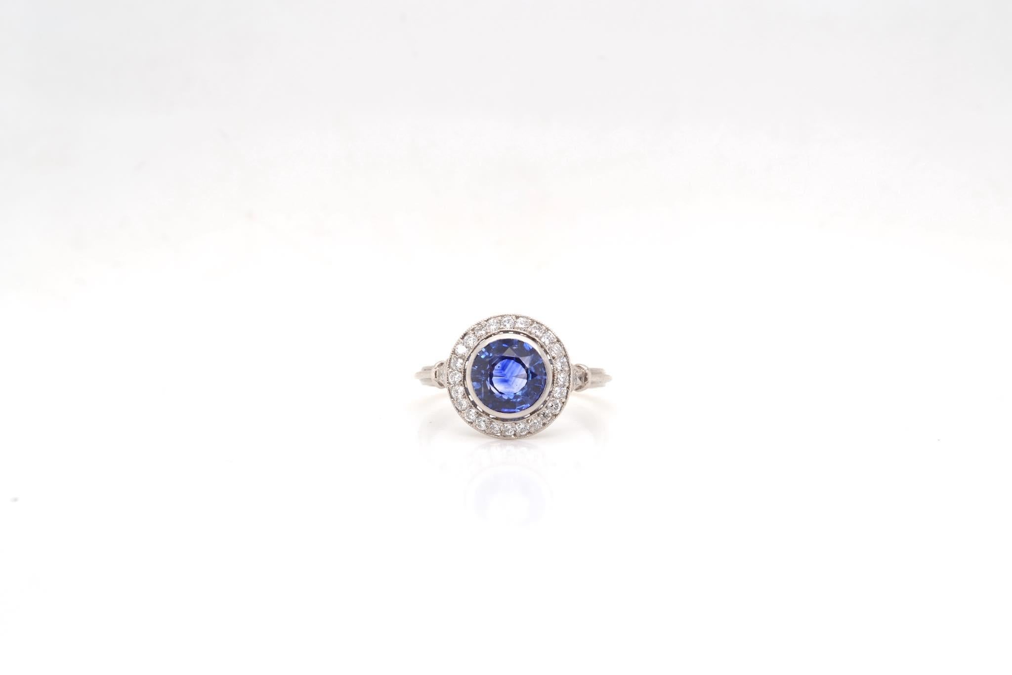 Stones: 1.86 carats Ceylon sapphire and diamond surround
Material: Platinum
Dimensions: 15mm length on finger
Weight: 4.5g
Size: 53 (free sizing)
Certificate
Ref. : 24452 - 23326