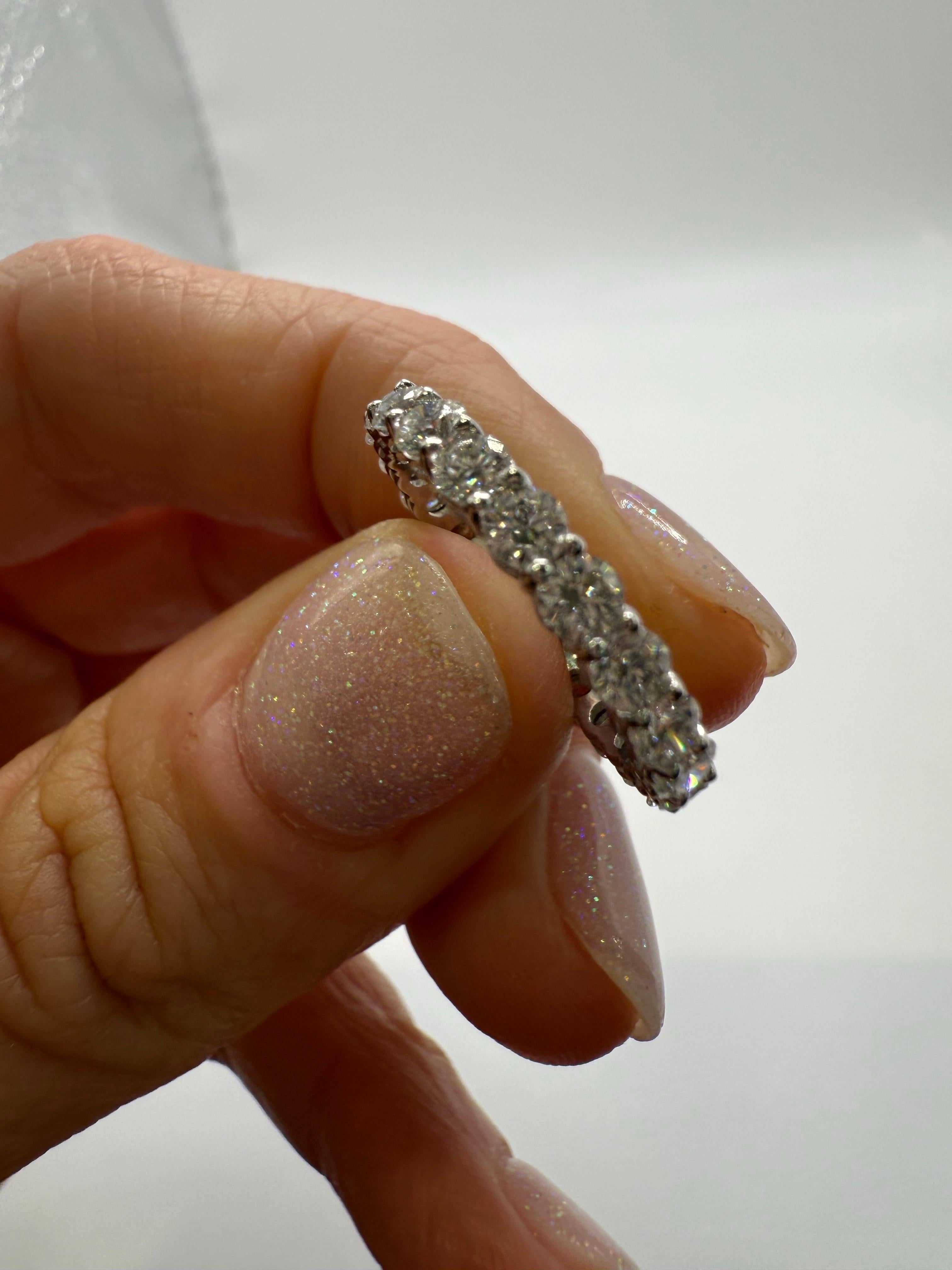 1.86 carats eternity diamond ring in 18KT gold wedding band For Sale 1
