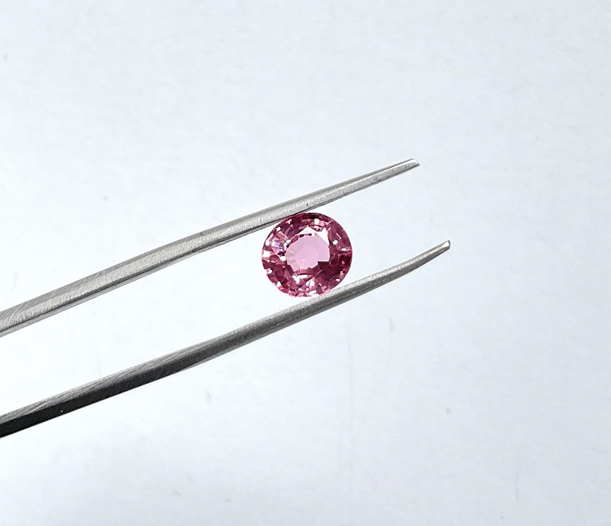 1.86 Carats pinkish burmese spinel cut stone oval natural gemstone top quality   In New Condition For Sale In Jaipur, RJ