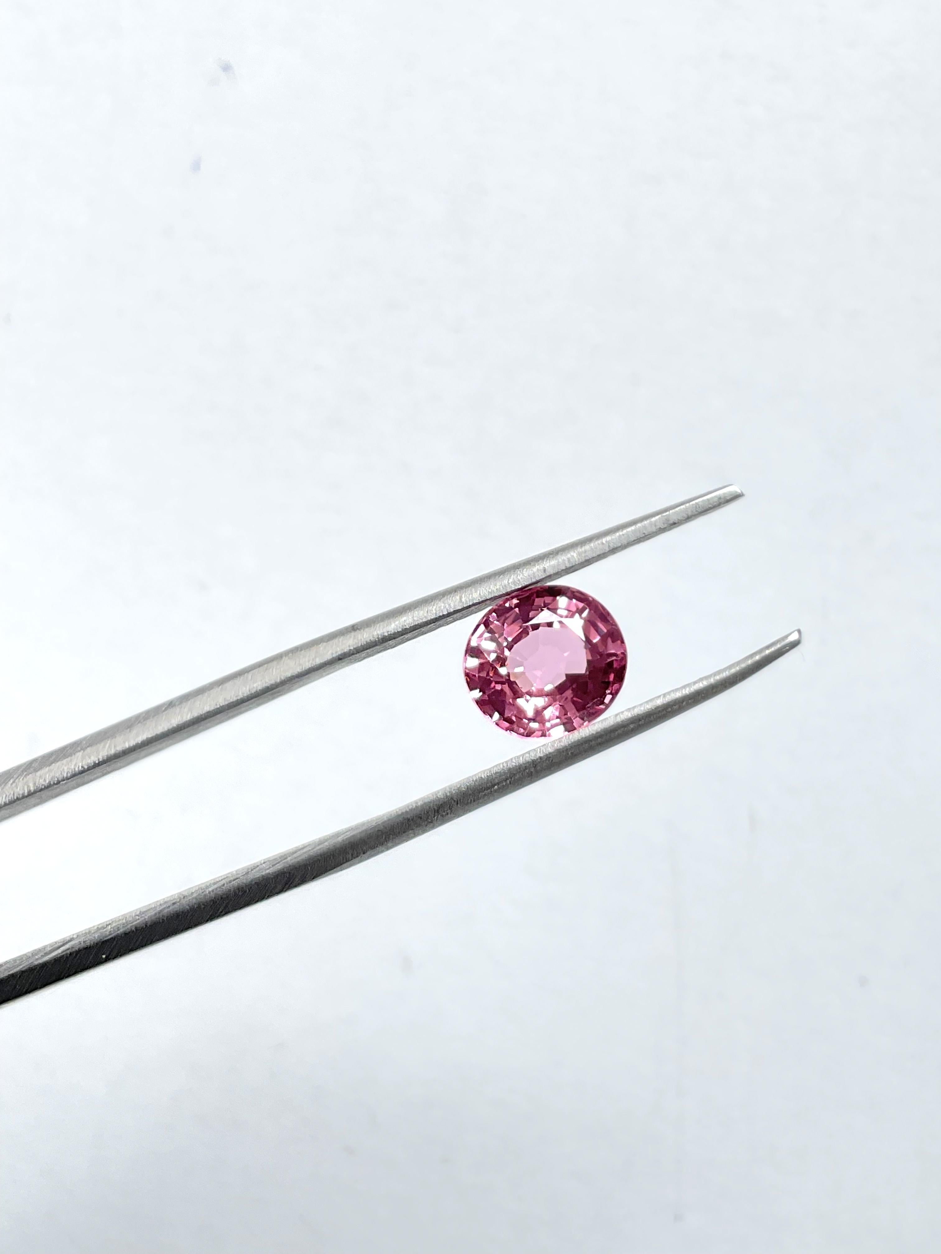 1.86 Carats pinkish burmese spinel cut stone oval natural gemstone top quality   For Sale 1
