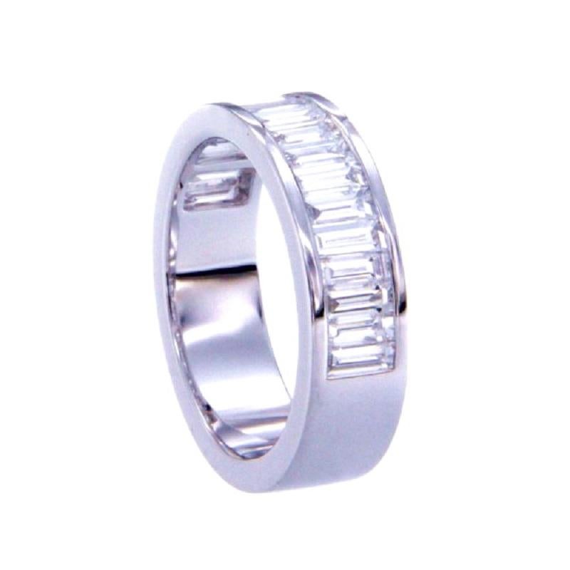 Beautiful modern unisex wedding ring. The ring consists of white gold with total 1.86 Ct diamonds baguette cut.
Total weight: 6.85 grams
Metal: 18Kt White gold
New contemporary jewelry. 
US Ring size 7 please see the conversion in the picture for