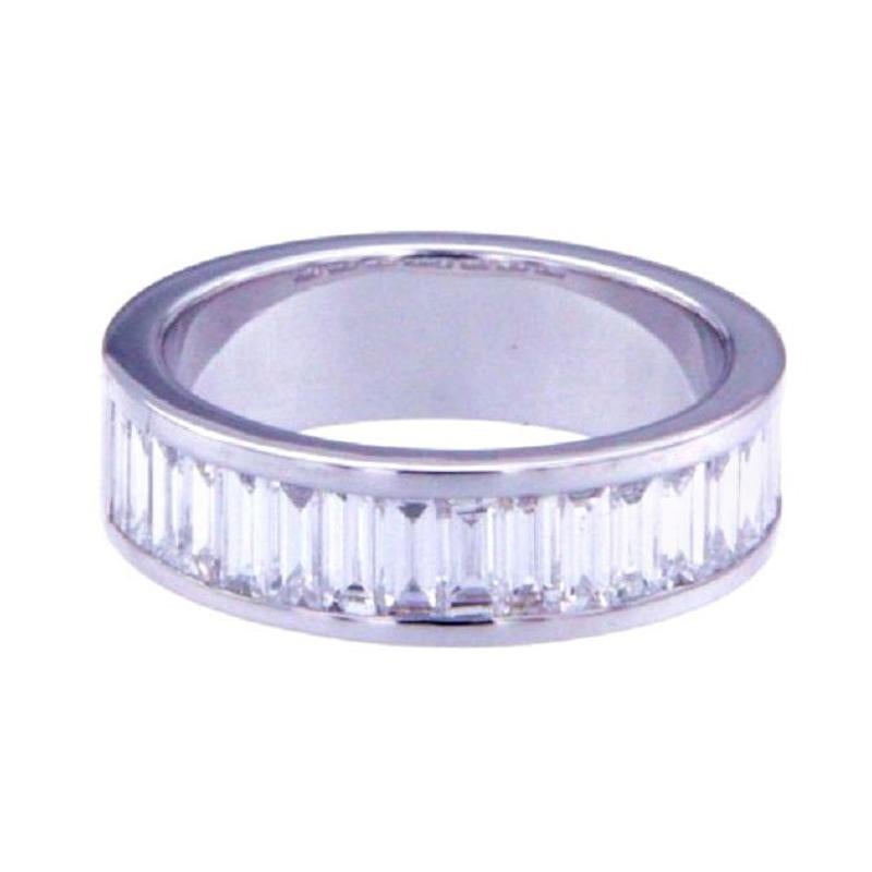1.86 Ct Diamonds Baguette Cut 18kt White Gold Unisex Wedding Ring For Sale