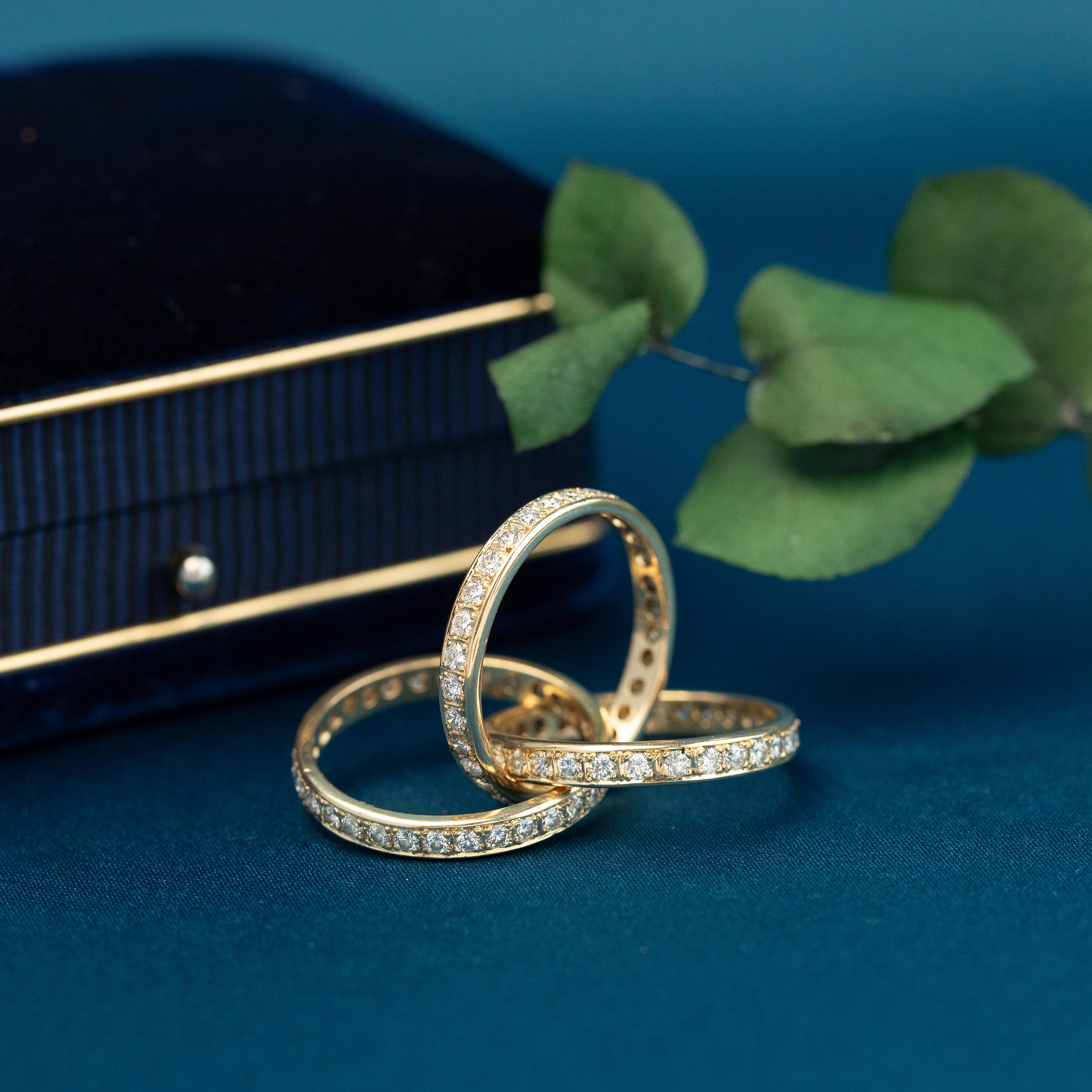 Anello Trinity Rolling Eternity Bands con diamanti da 1,86 ctw, misura 5 US in vendita 1