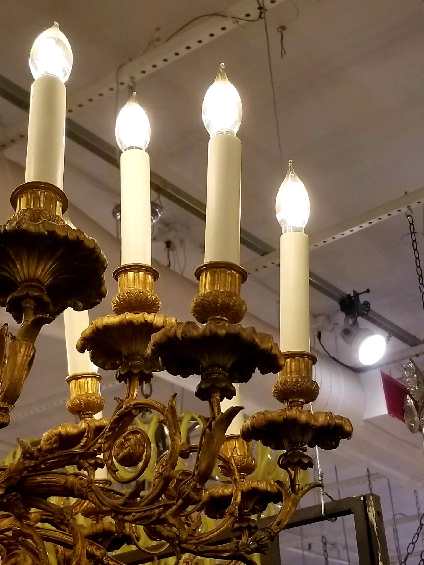 1860 Detailed French Louis XV Style 16-Arm Gilded Bronze Chandelier 4