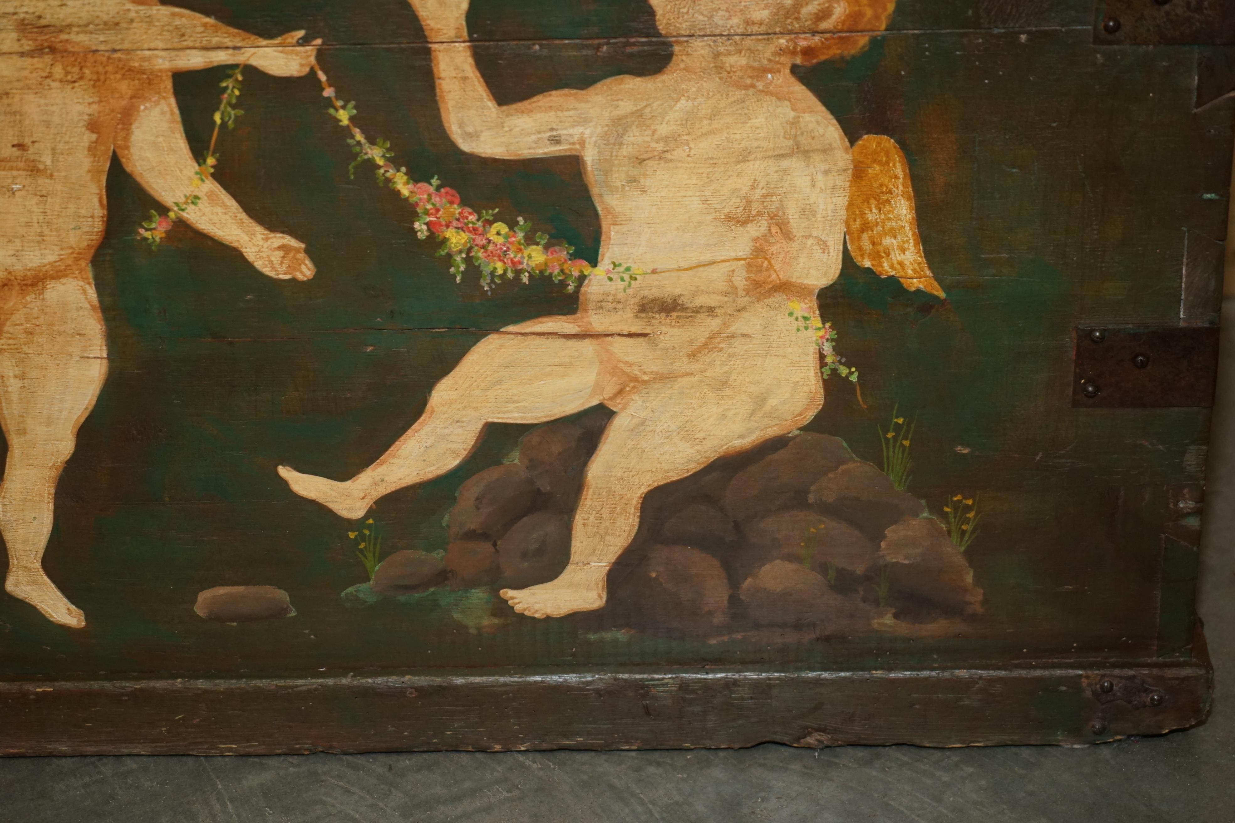 1860 ITALIAN ORIGINAL PAINT EXTRA LARGE STORAGE TRUNK OR CHEST CHERUB PAINTINGs For Sale 1