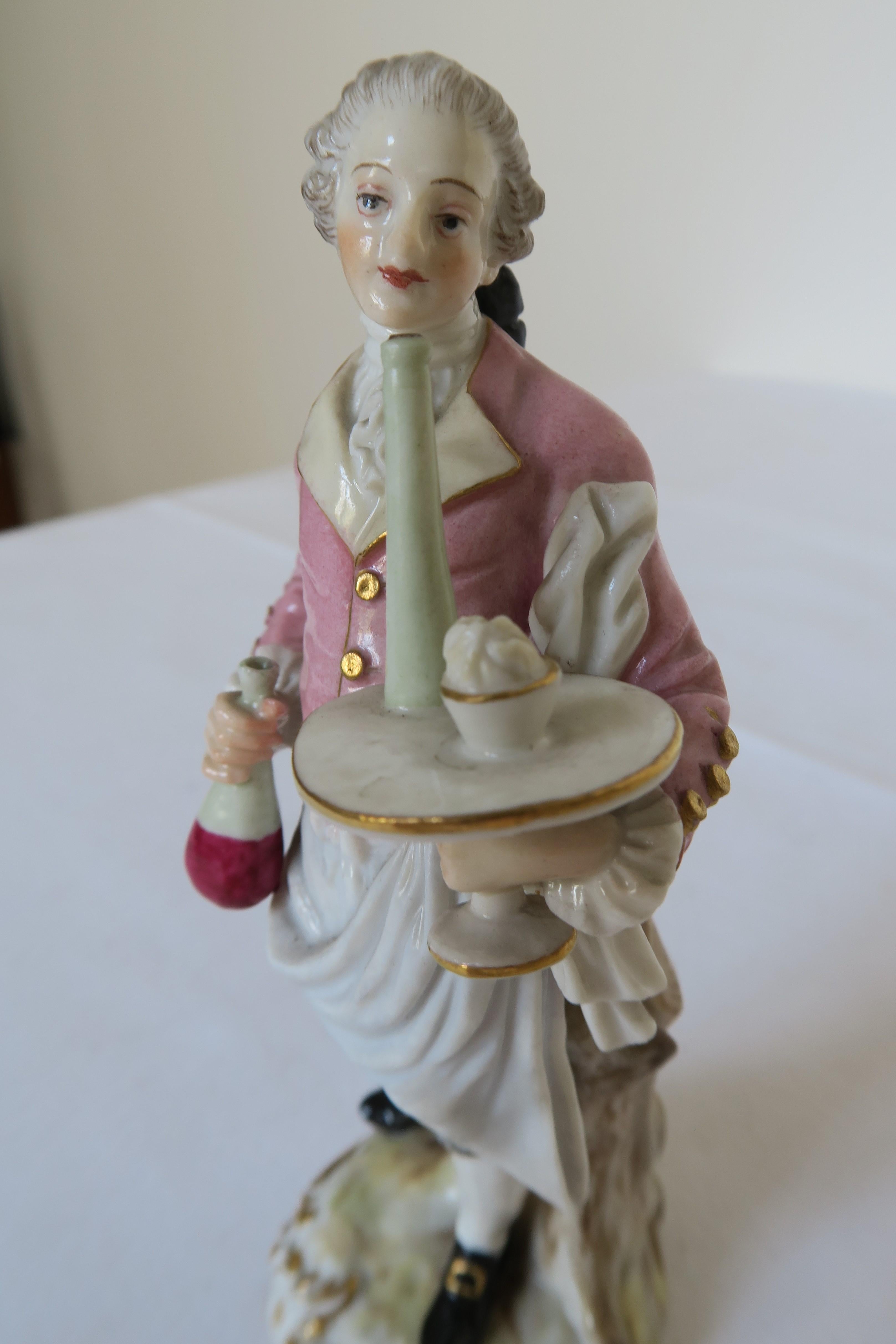 Allemand Figurine de serveur en porcelaine de Meissen de 1860 en vente