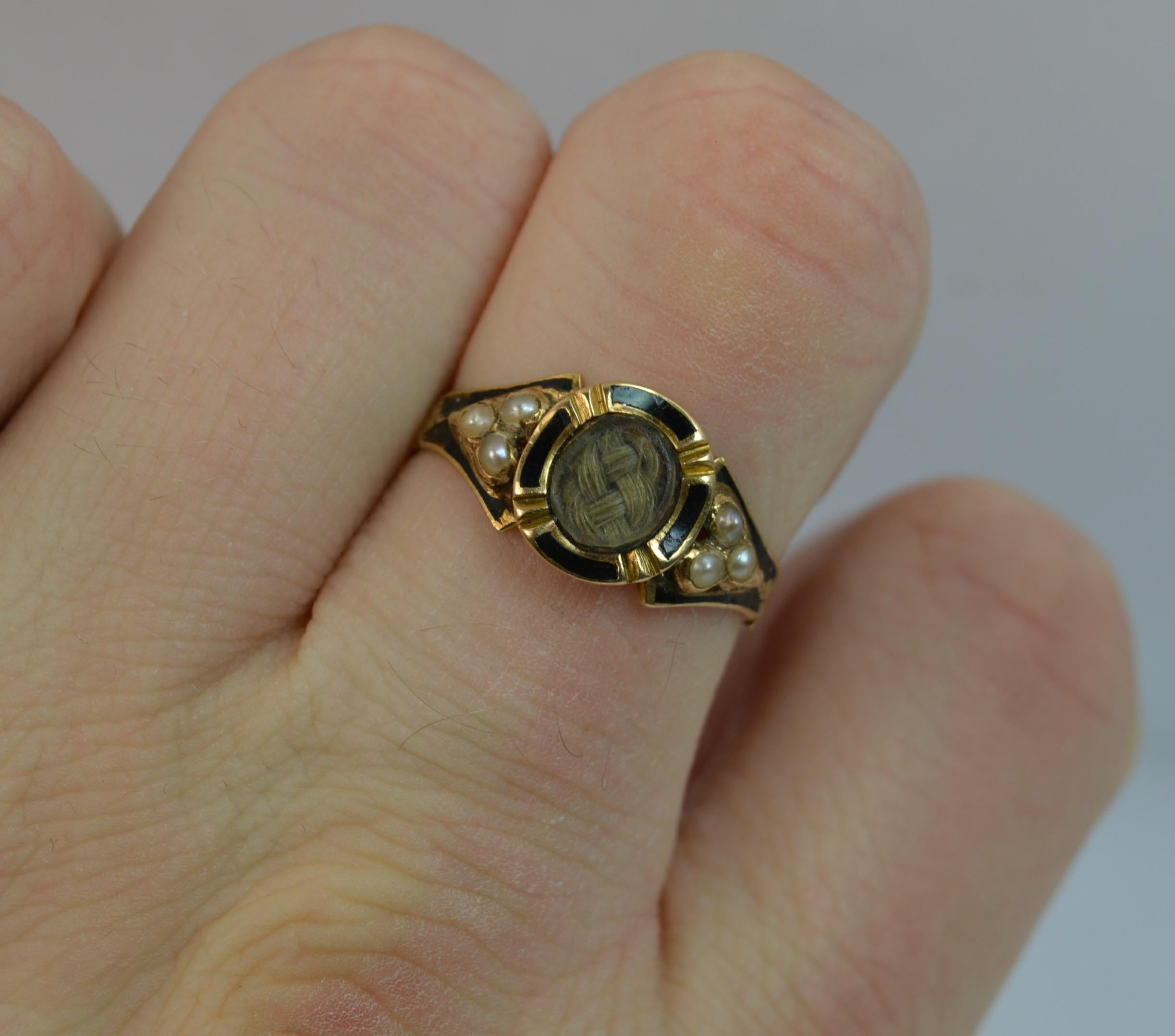 18ct gold signet ring