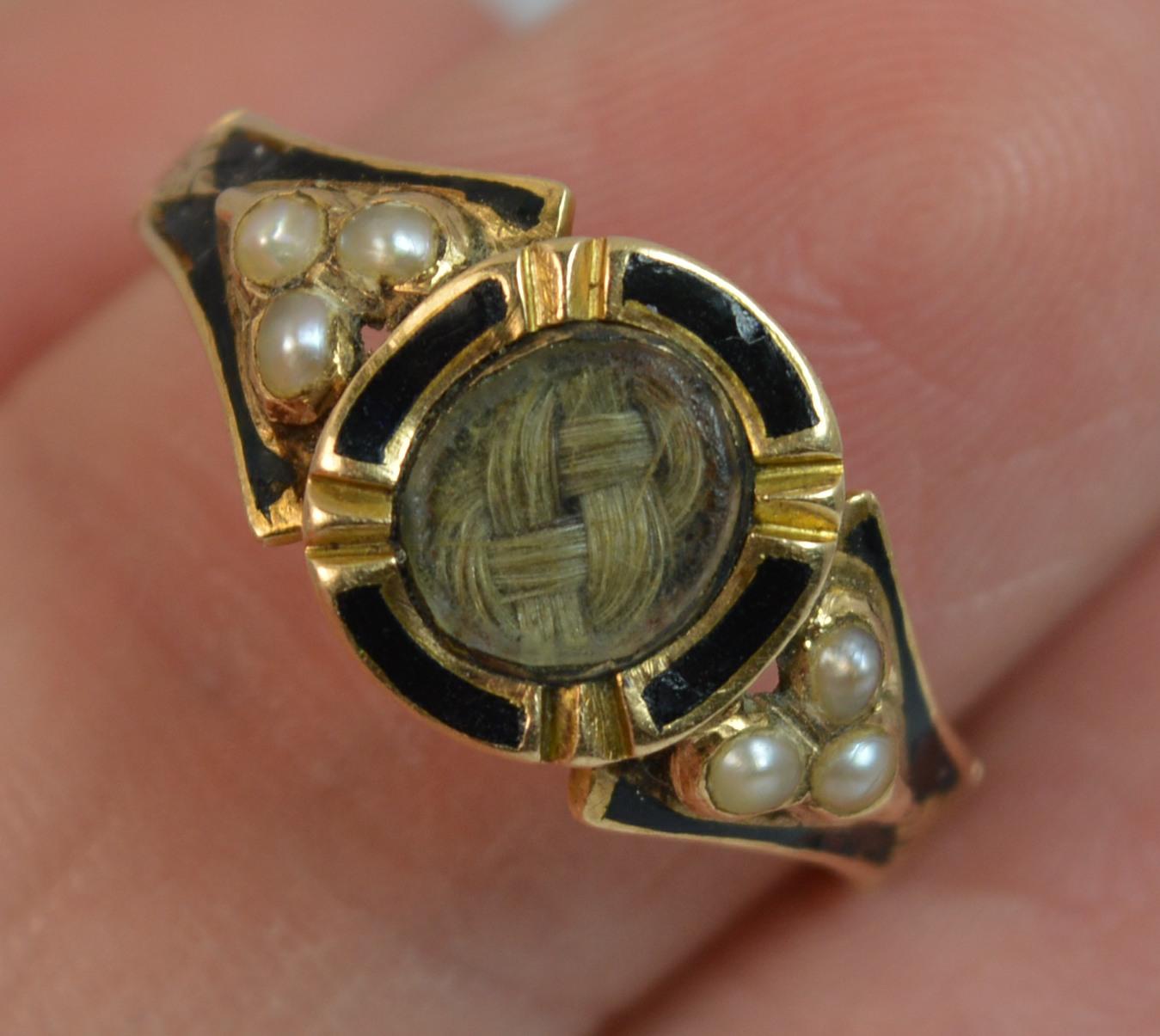 hg&s gold signet ring