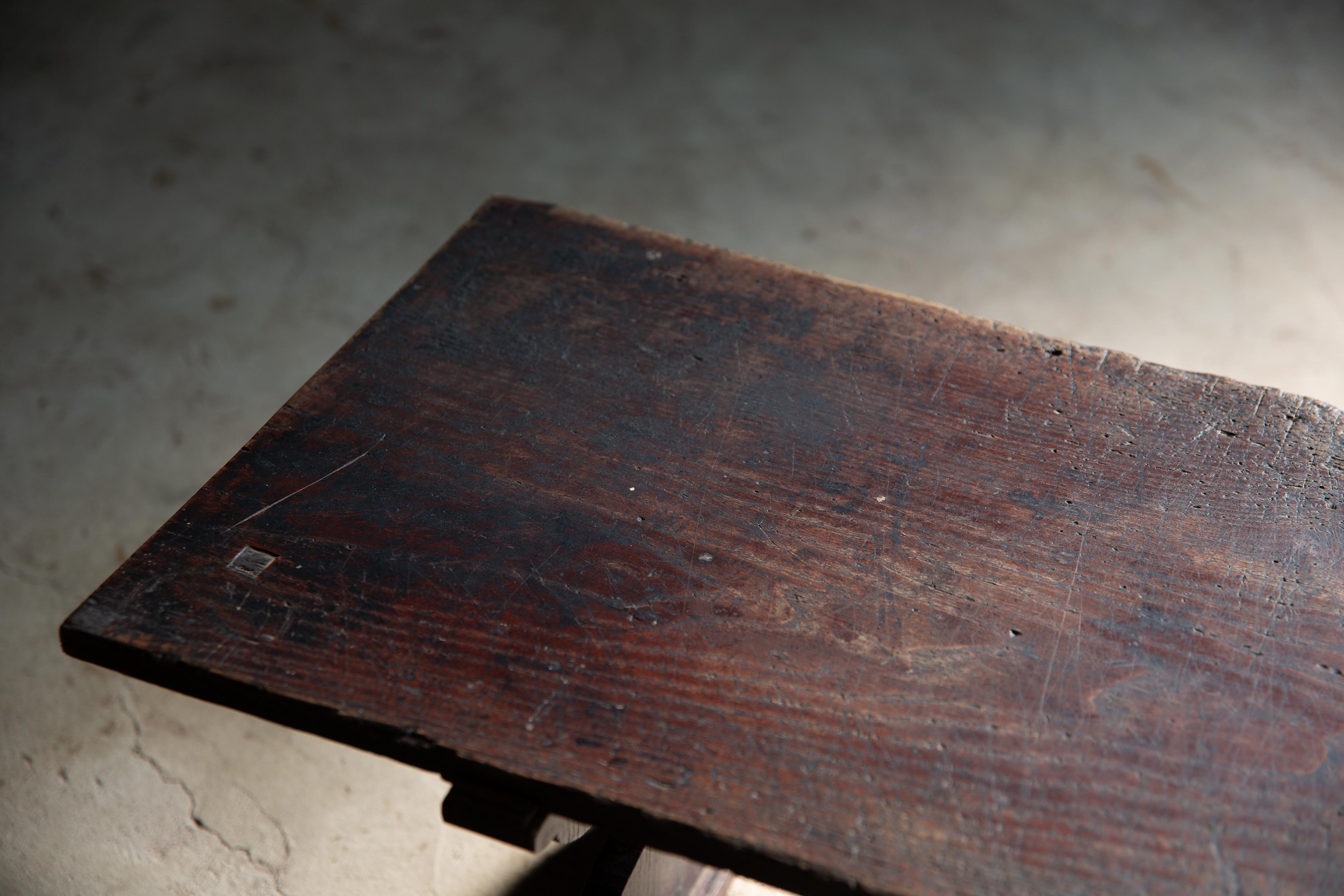 1800s - 1860s Edo Japanese antique chestnut low coffee table wabi sabi primitive en vente 9