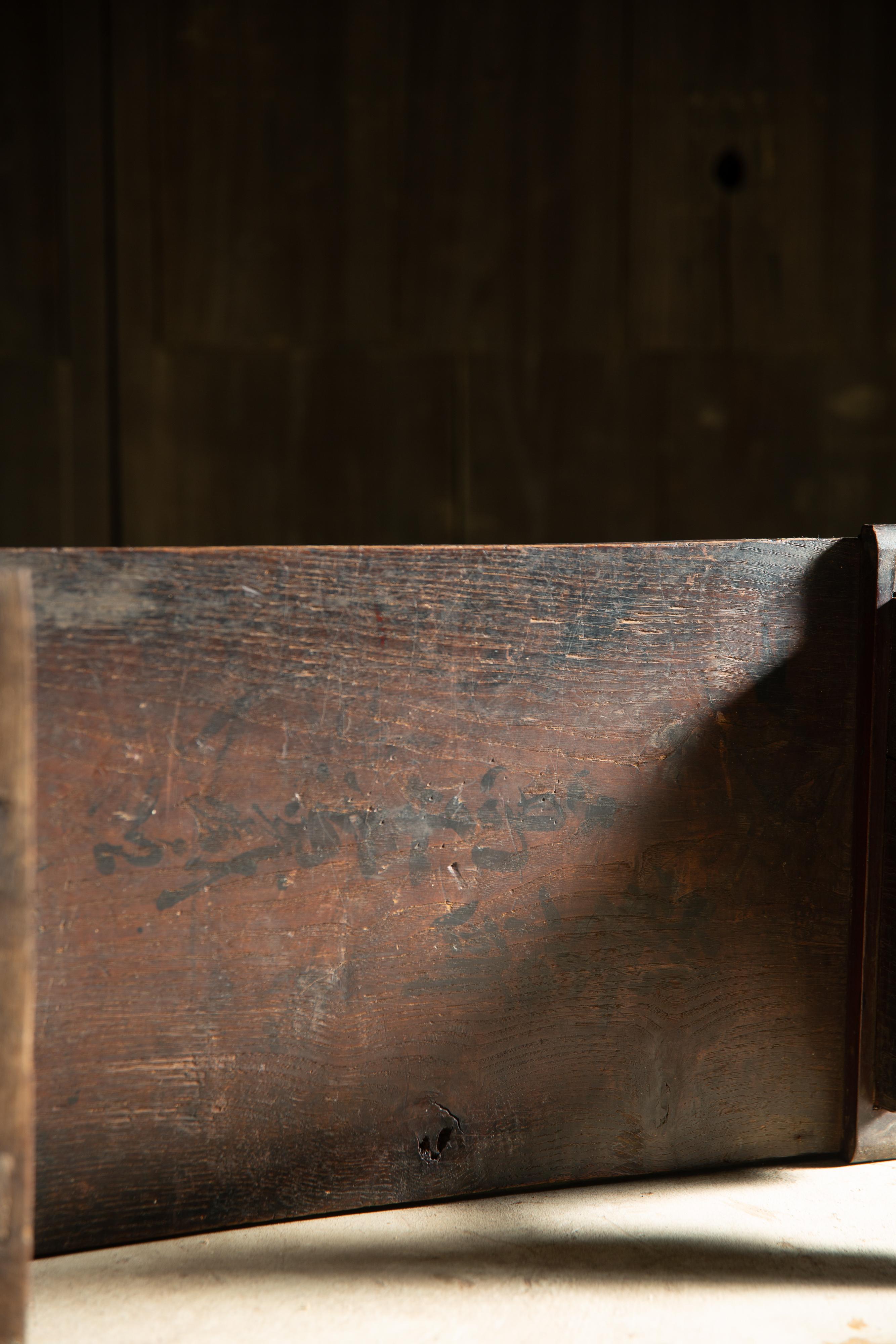 1800s - 1860s Edo Japanese antique chestnut low coffee table wabi sabi primitive en vente 11