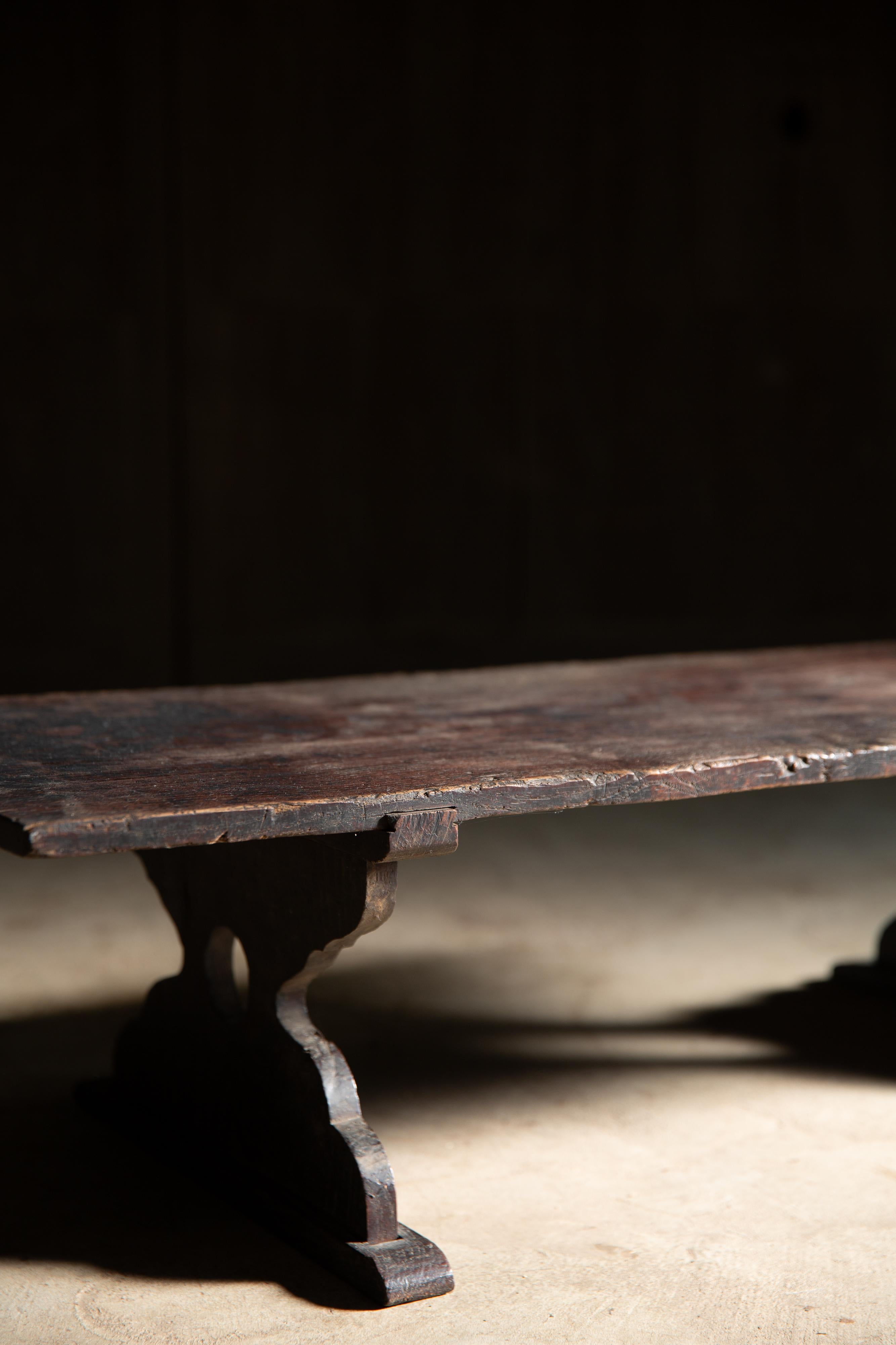 1800s - 1860s Edo Japanese antique chestnut low coffee table wabi sabi primitive en vente 13