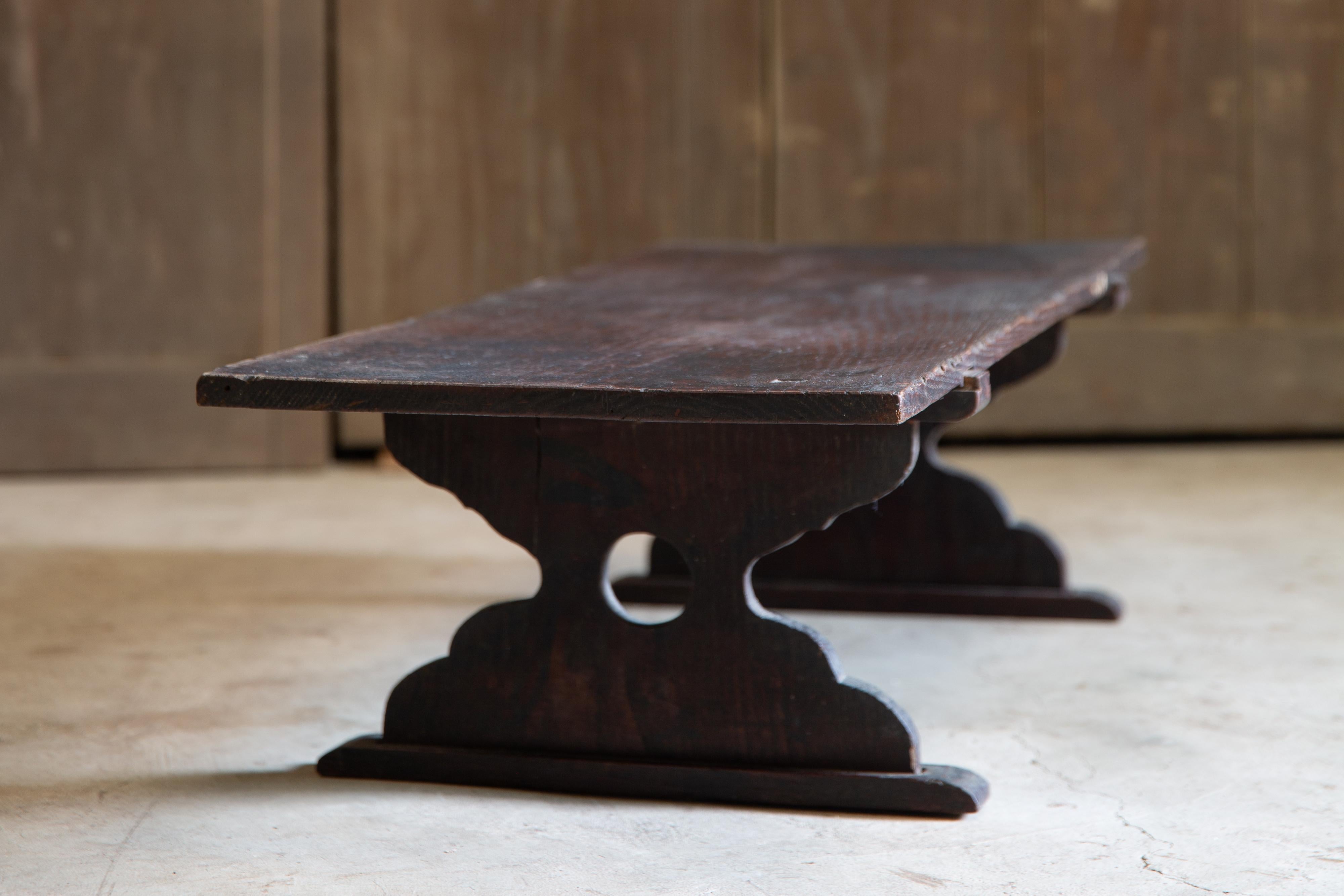 1800s - 1860s Edo Japanese antique chestnut low coffee table wabi sabi primitive en vente 1