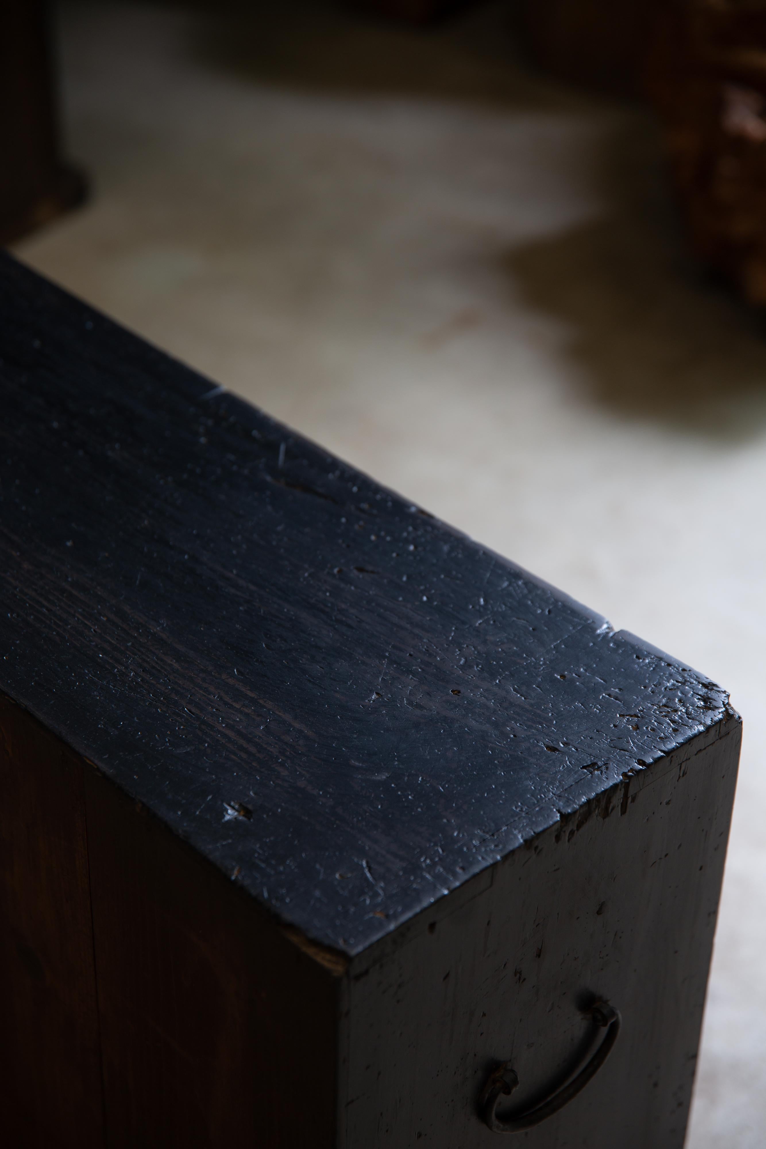 Cassettone giapponese antico wabi sabi del 1860-1910 Urushi nero medio Tansu in vendita 7