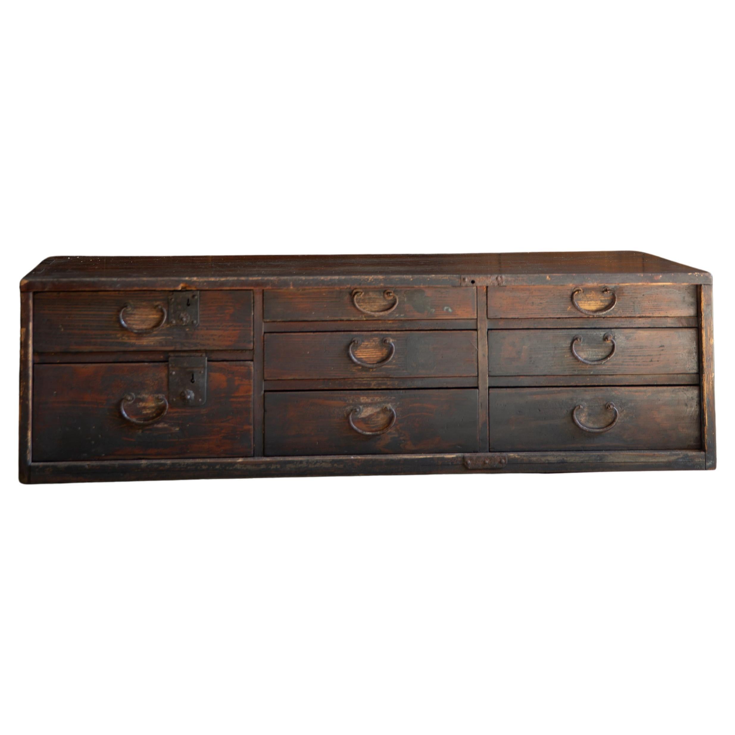 1860s-1910s Meiji Japanese antique wabi sabi Urushi mid Tansu chest of drawers For Sale