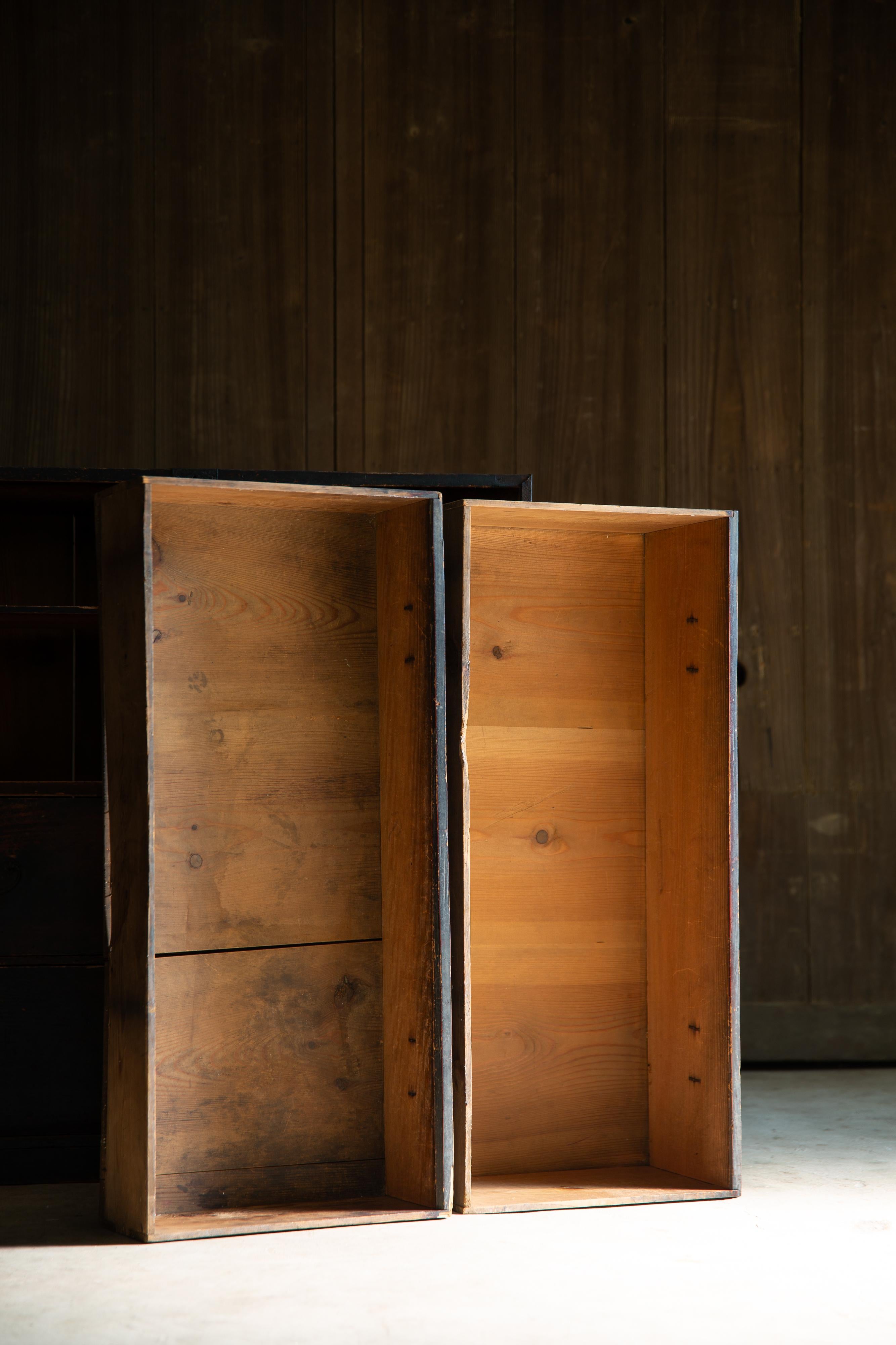 1860s-80s Japanese antique mid size Urushi Tansu chest of drawers, wabi sabi For Sale 4