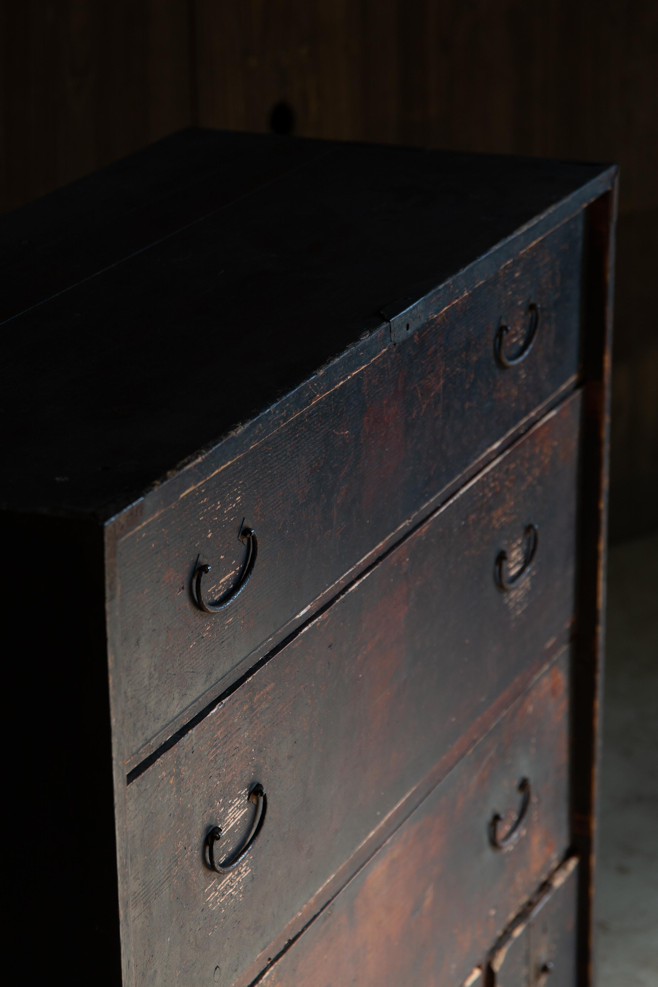 1860s-80s Japanese antique mid size Urushi Tansu chest of drawers, wabi sabi For Sale 7