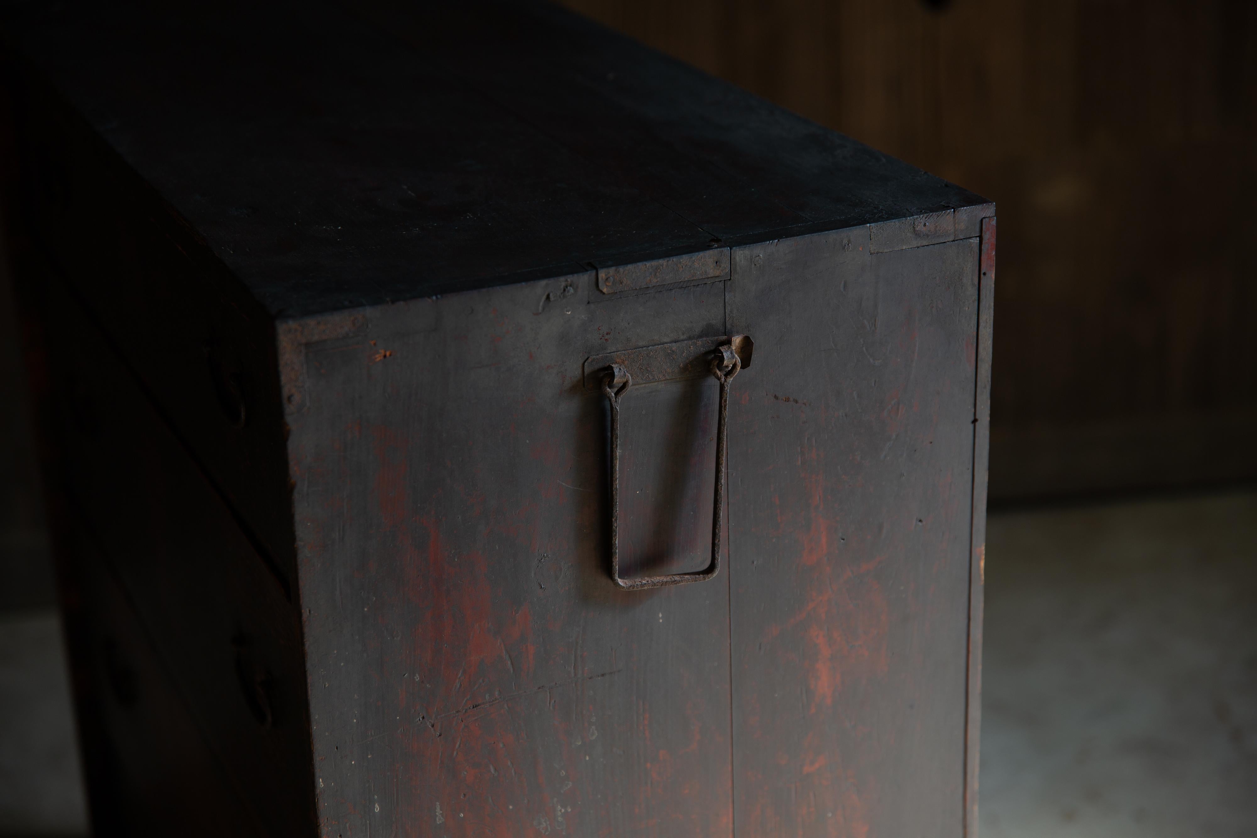 1860s-80s Japanese antique mid size Urushi Tansu chest of drawers, wabi sabi For Sale 8