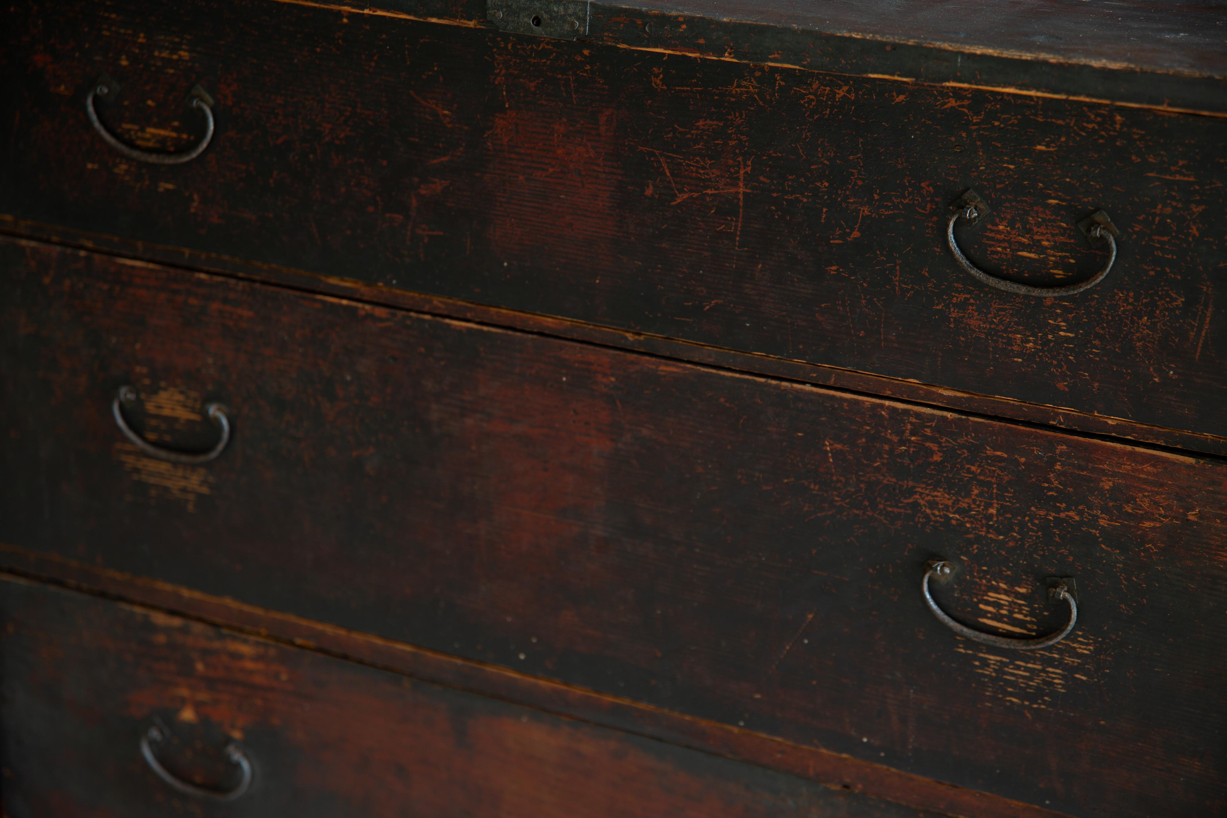 1860s-80s Japanese antique mid size Urushi Tansu chest of drawers, wabi sabi For Sale 9