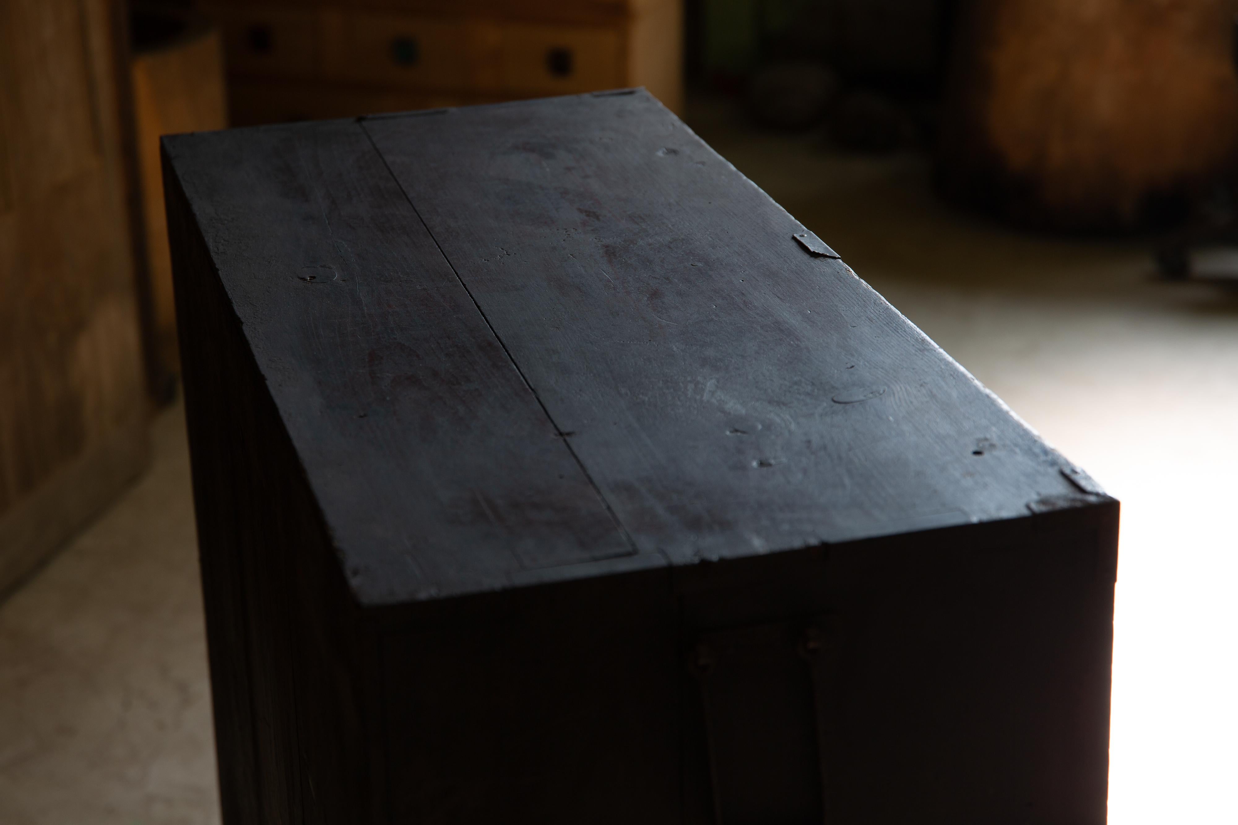 1860s-80s Japanese antique mid size Urushi Tansu chest of drawers, wabi sabi For Sale 11