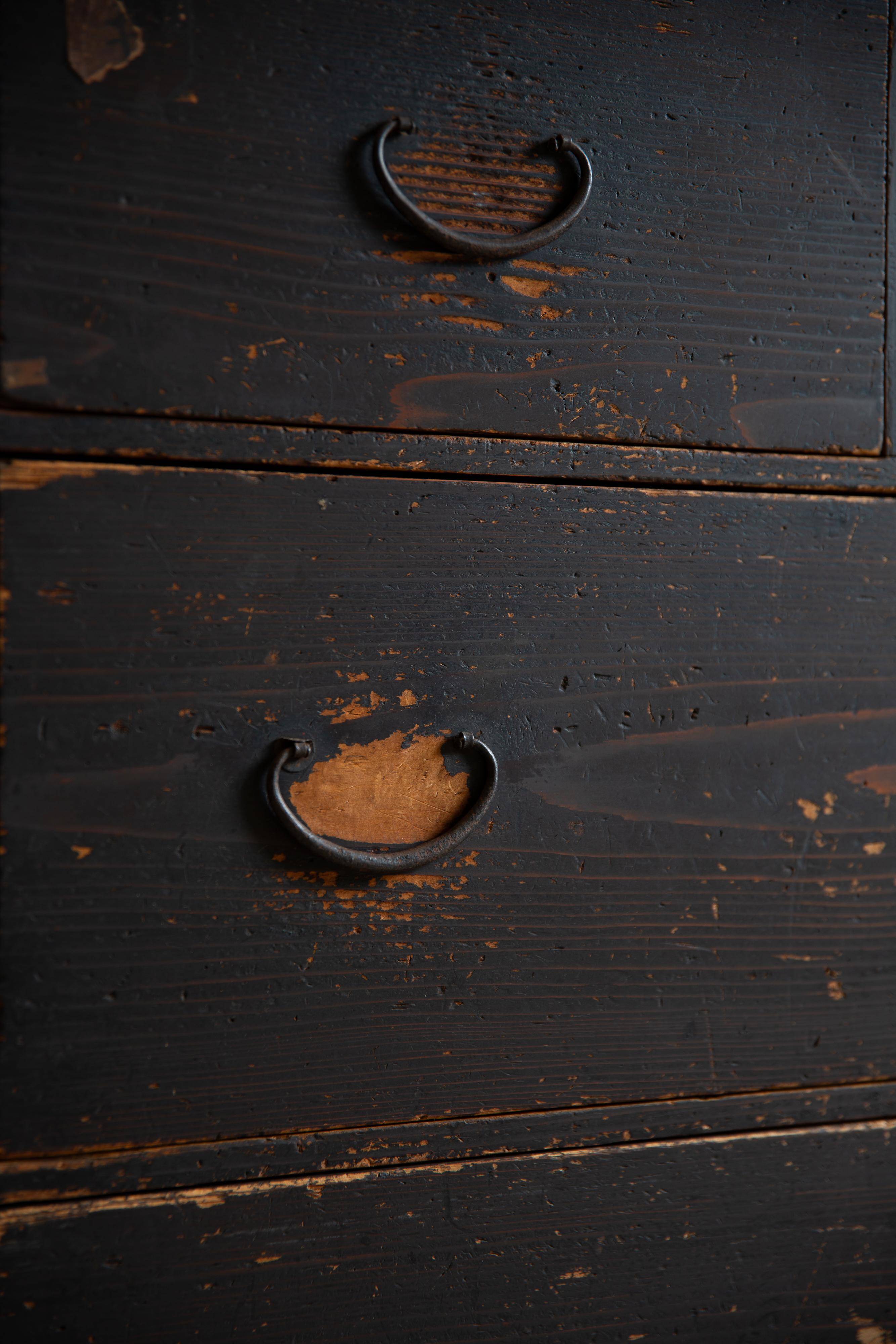1860-80er Jahre japanische antike wabi sabi Schwarz Urushi Mitte Tansu Kommode im Angebot 4