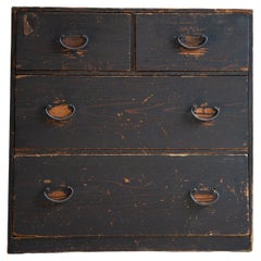 1860-80er Jahre japanische antike wabi sabi Schwarz Urushi Mitte Tansu Kommode