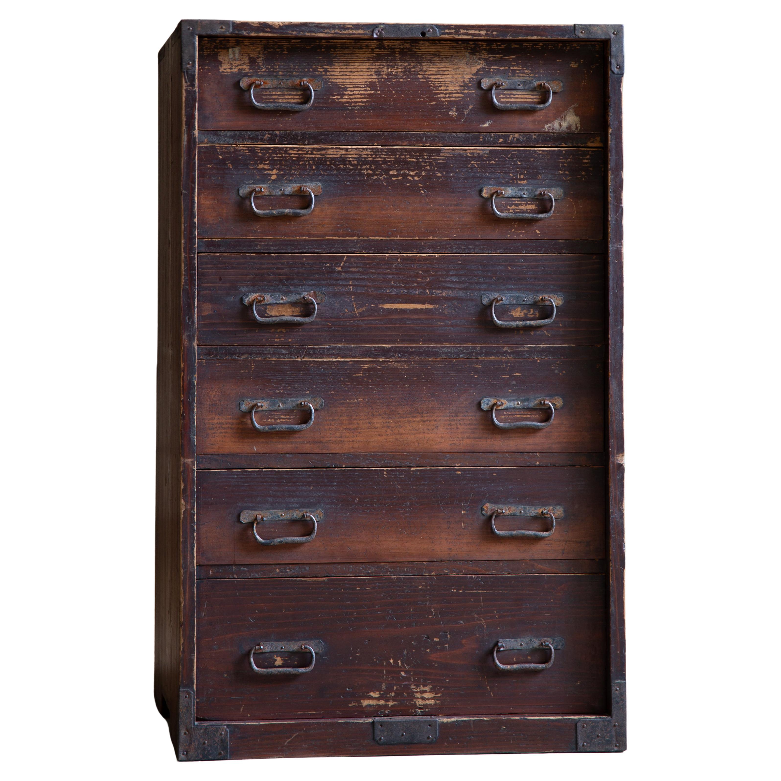 1860s-1910s Meiji Japanese antique wabi sabi Urushi mid Tansu chest of drawers