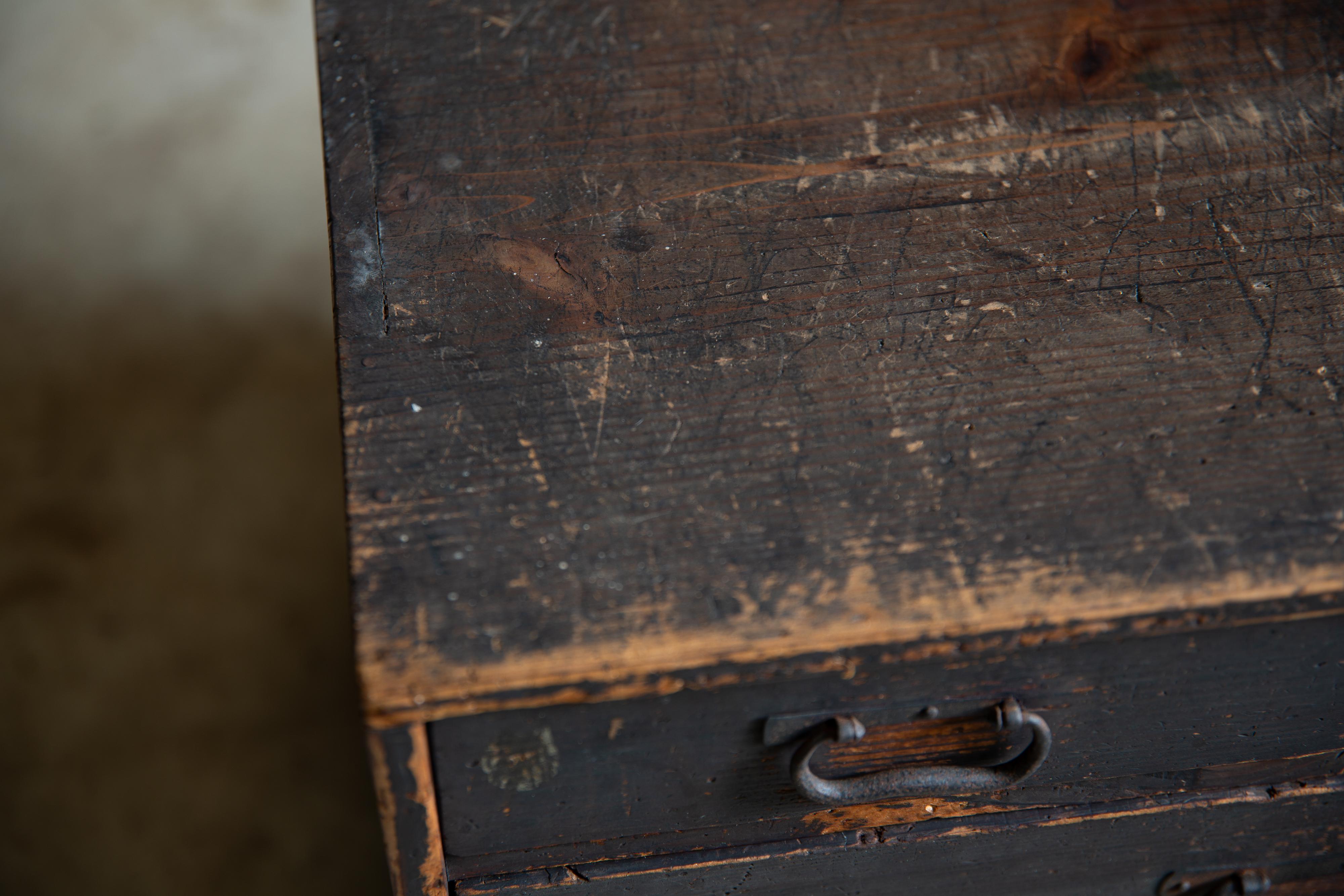 Cassettiera giapponese antica wabi sabi Urushi mid Tansu degli anni 1860-80 in vendita 8
