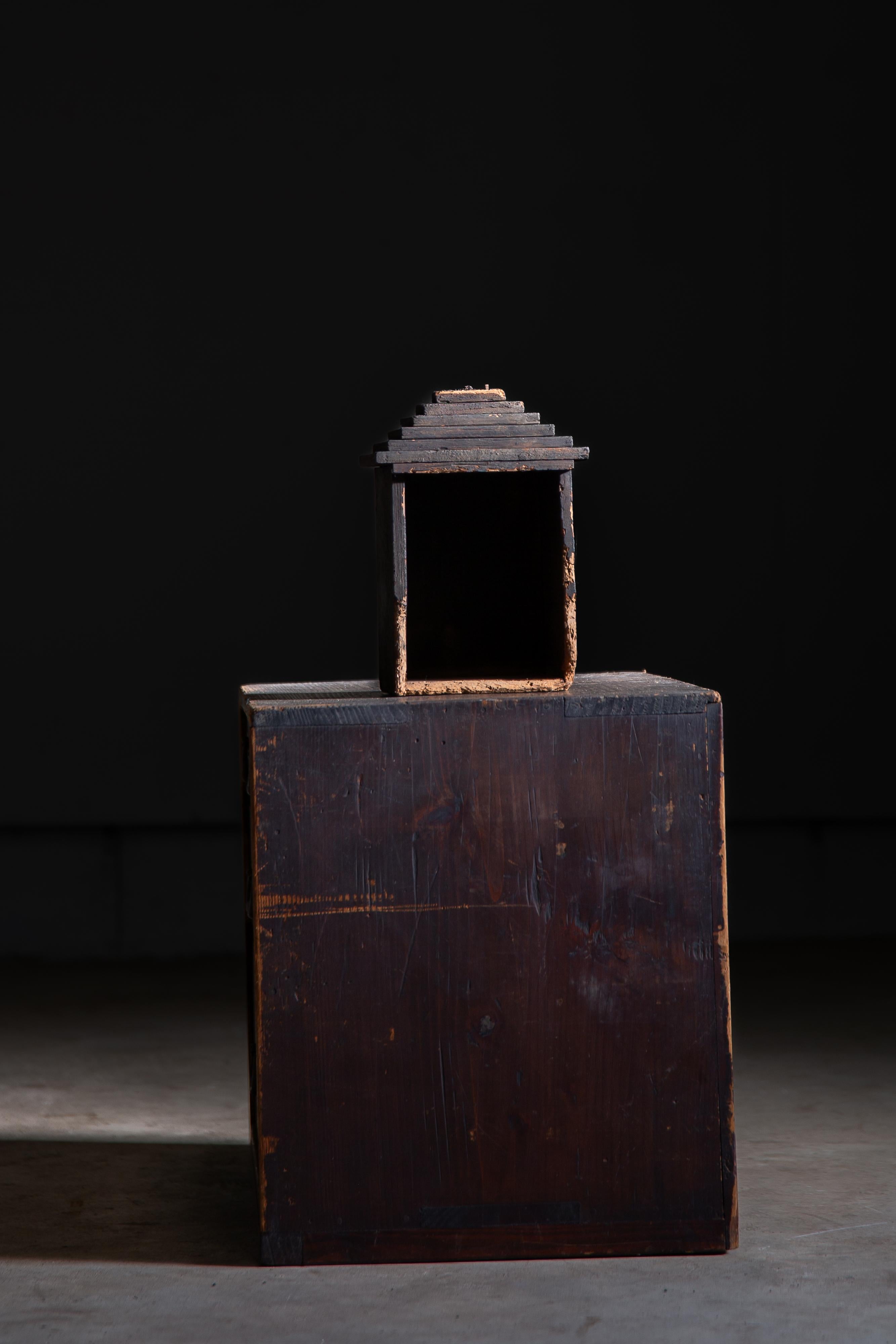 Cassettiera giapponese antica wabi sabi Urushi mid Tansu degli anni 1860-80 in vendita 4