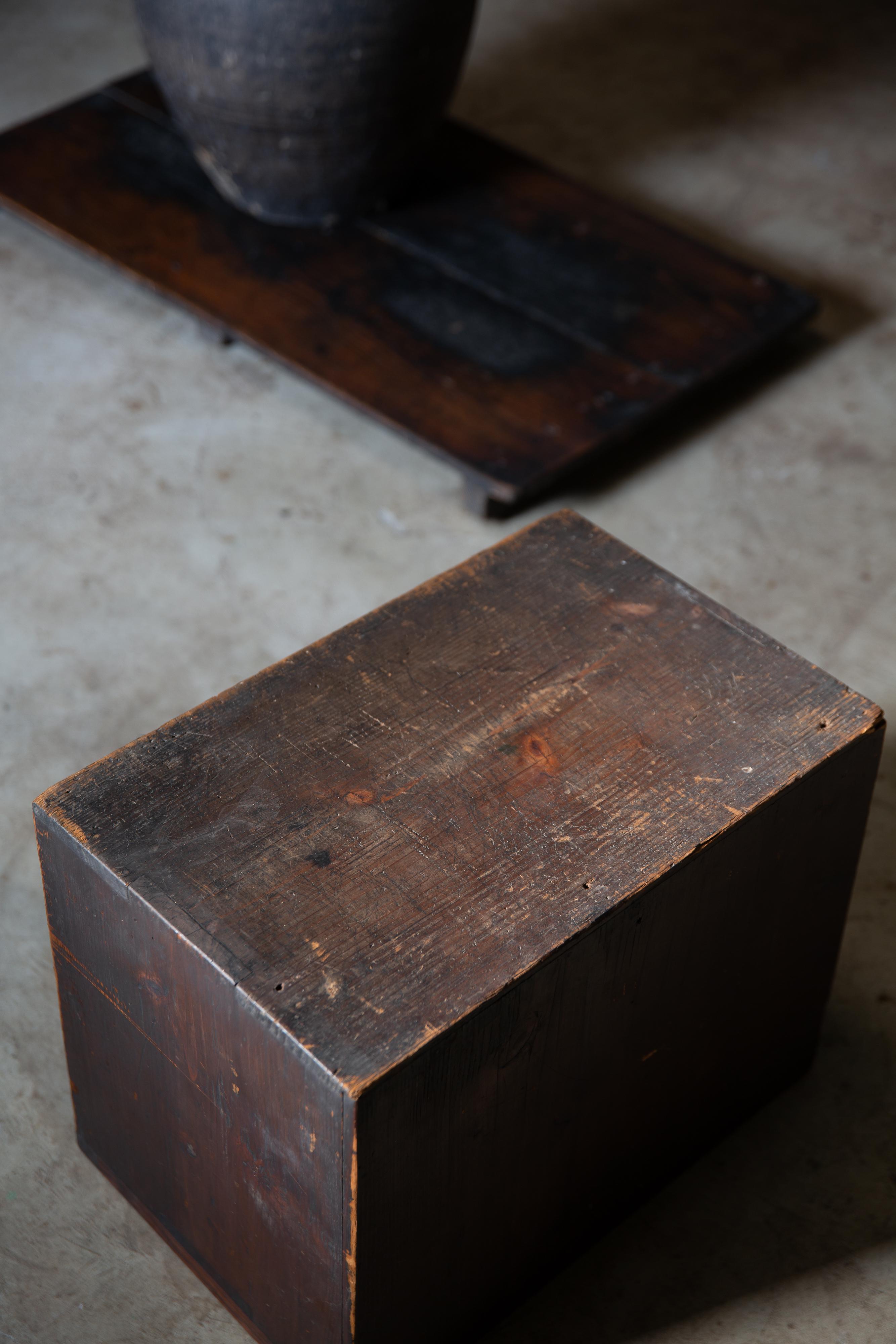 Cassettiera giapponese antica wabi sabi Urushi mid Tansu degli anni 1860-80 in vendita 6