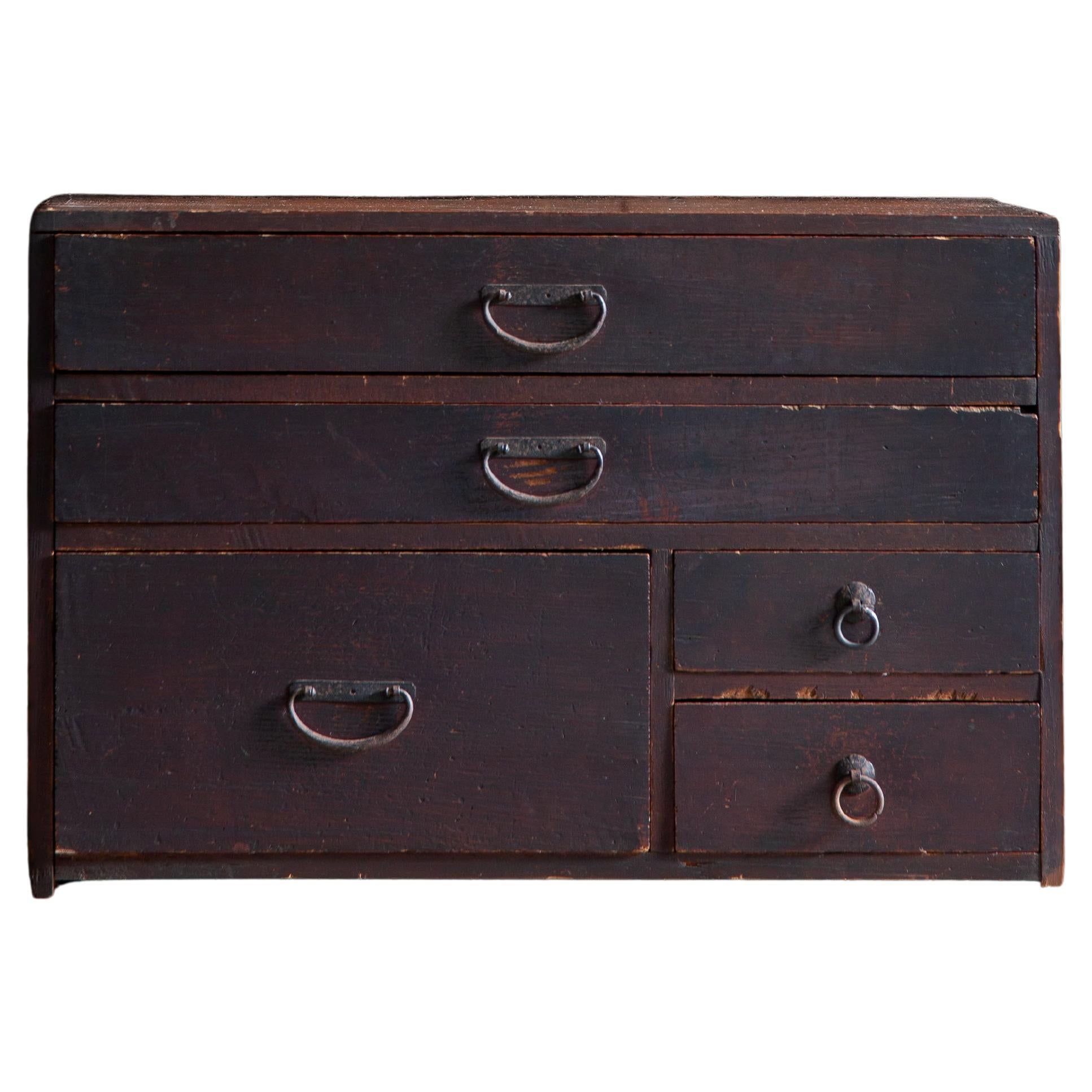 Cassettiera giapponese antica wabi sabi Urushi mid Tansu degli anni 1860-80