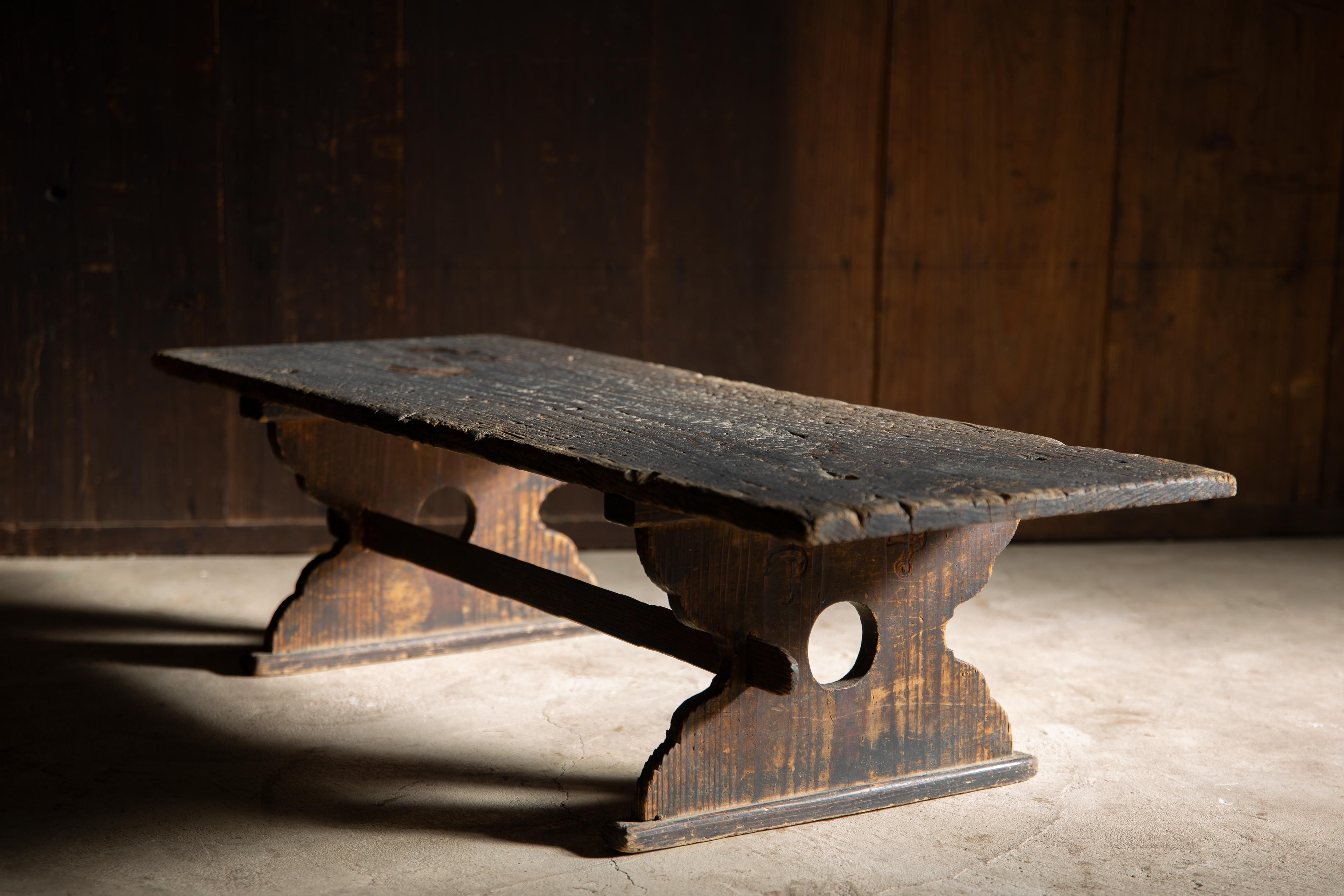 Giapponese Tavolino antico wabi sabi del 1860 Edo giapponese, scrivania bassa, tavolino da caffè primitivo in vendita