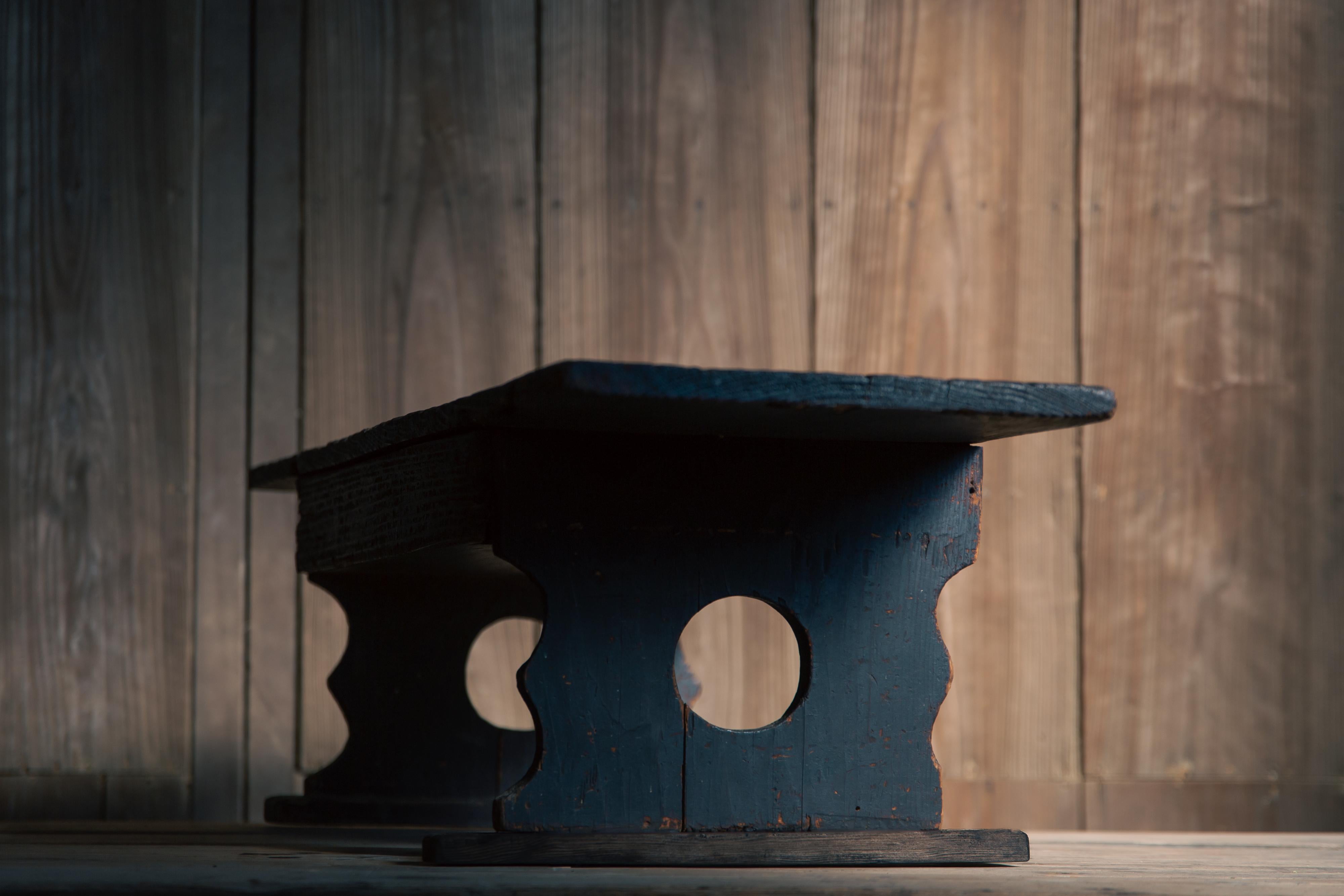 1860s Edo Japanese antique wabi sabi urushi low writing desk primitive tea table In Good Condition In 常陸大宮市, JP