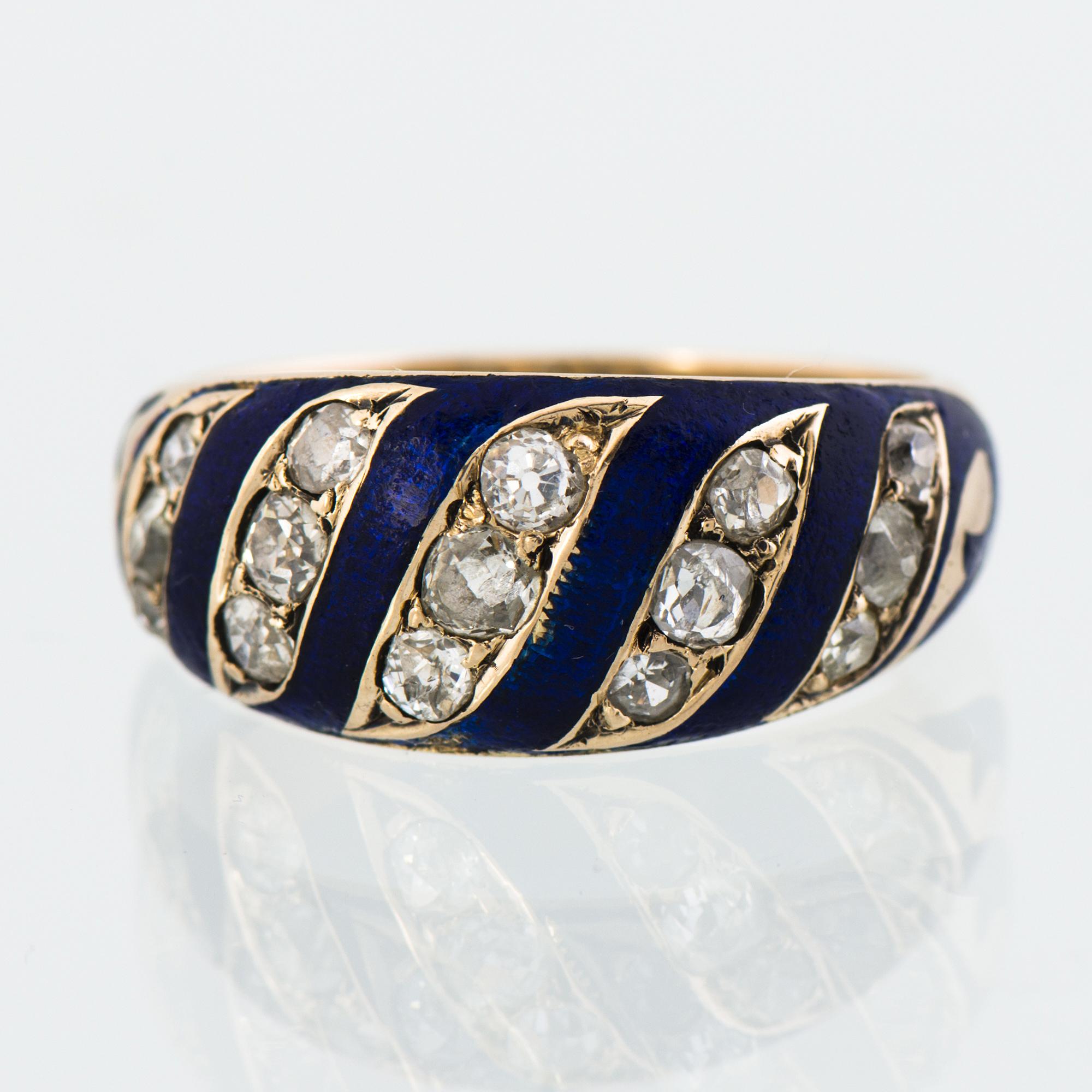 Victorian 1860s English enamel and old cut diamond ring In Good Condition For Sale In Malmö, SE