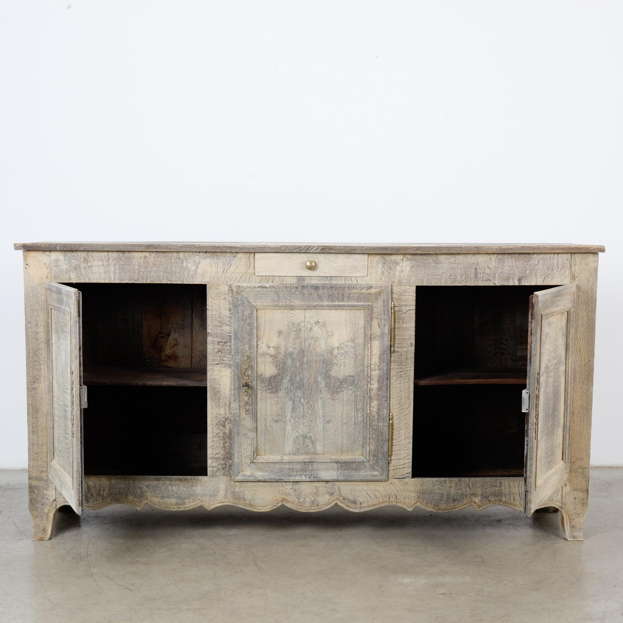 1860s French Bleached Oak Buffet In Good Condition In High Point, NC