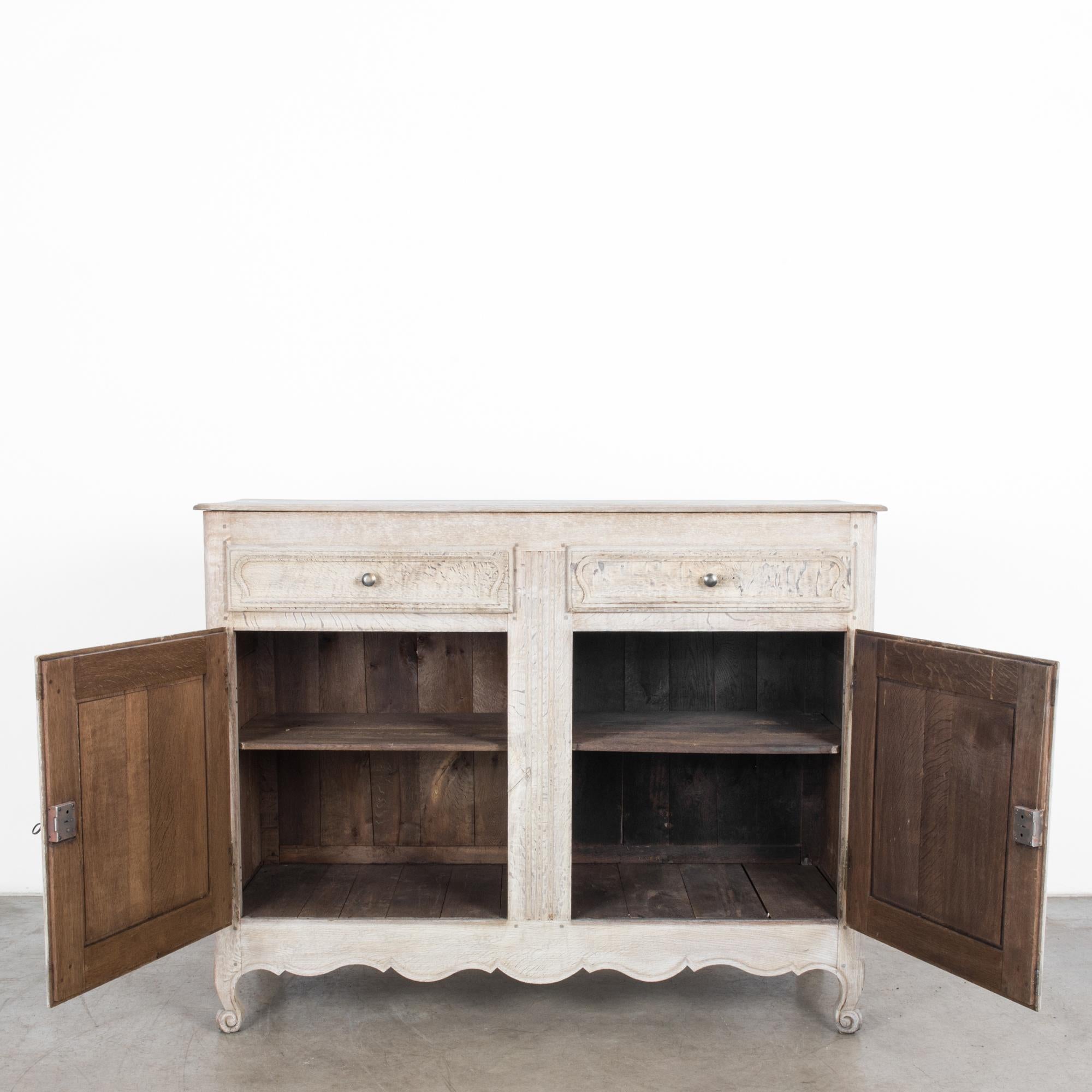 1860s French Bleached Oak Buffet In Good Condition In High Point, NC