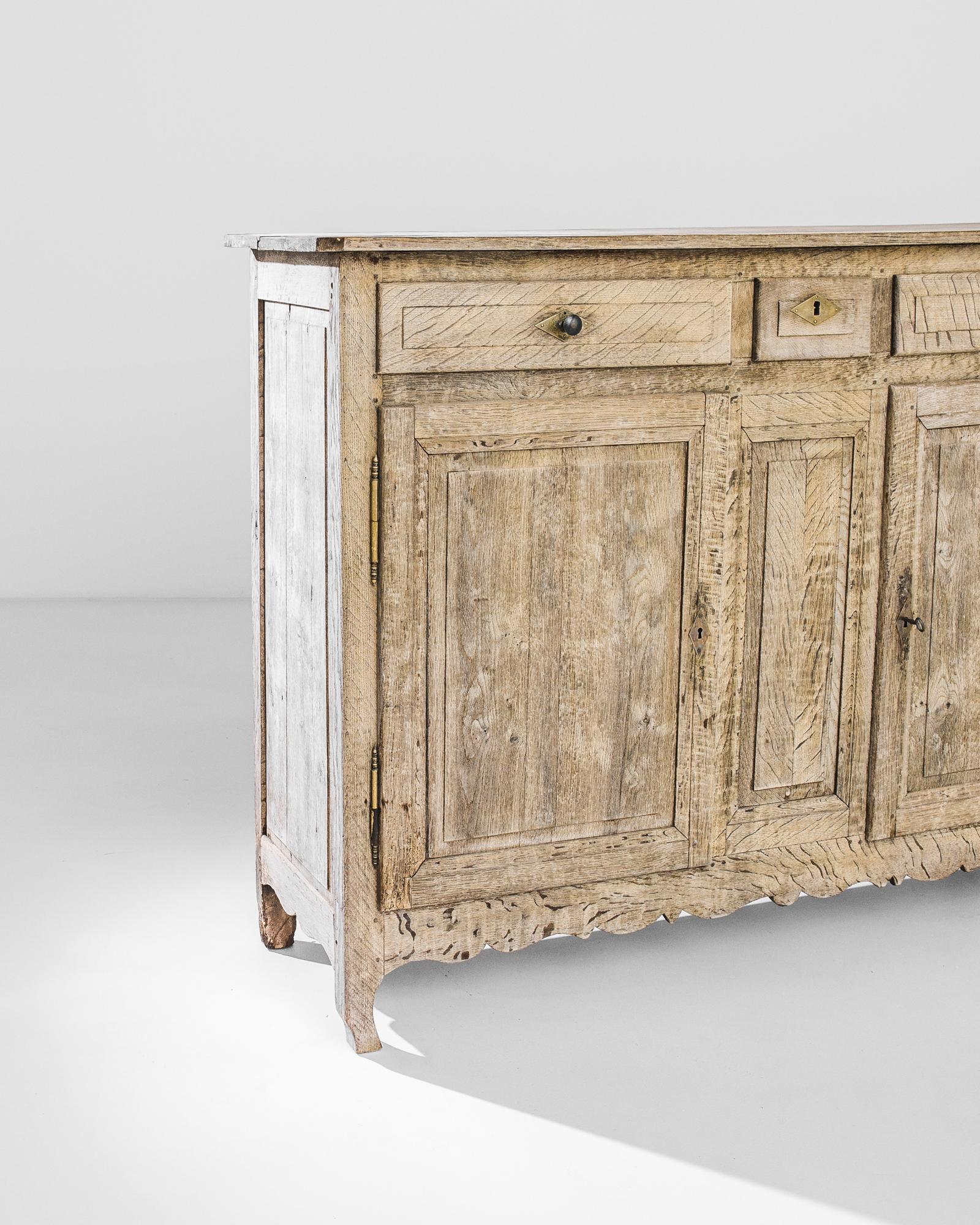 1860s French Bleached Oak Buffet In Good Condition In High Point, NC