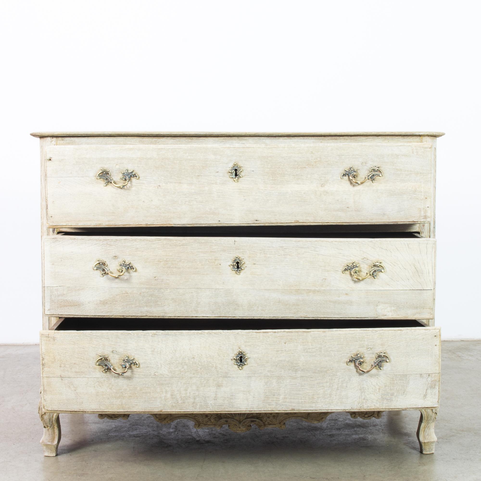 1860s French Bleached Oak Chest of Drawers 6