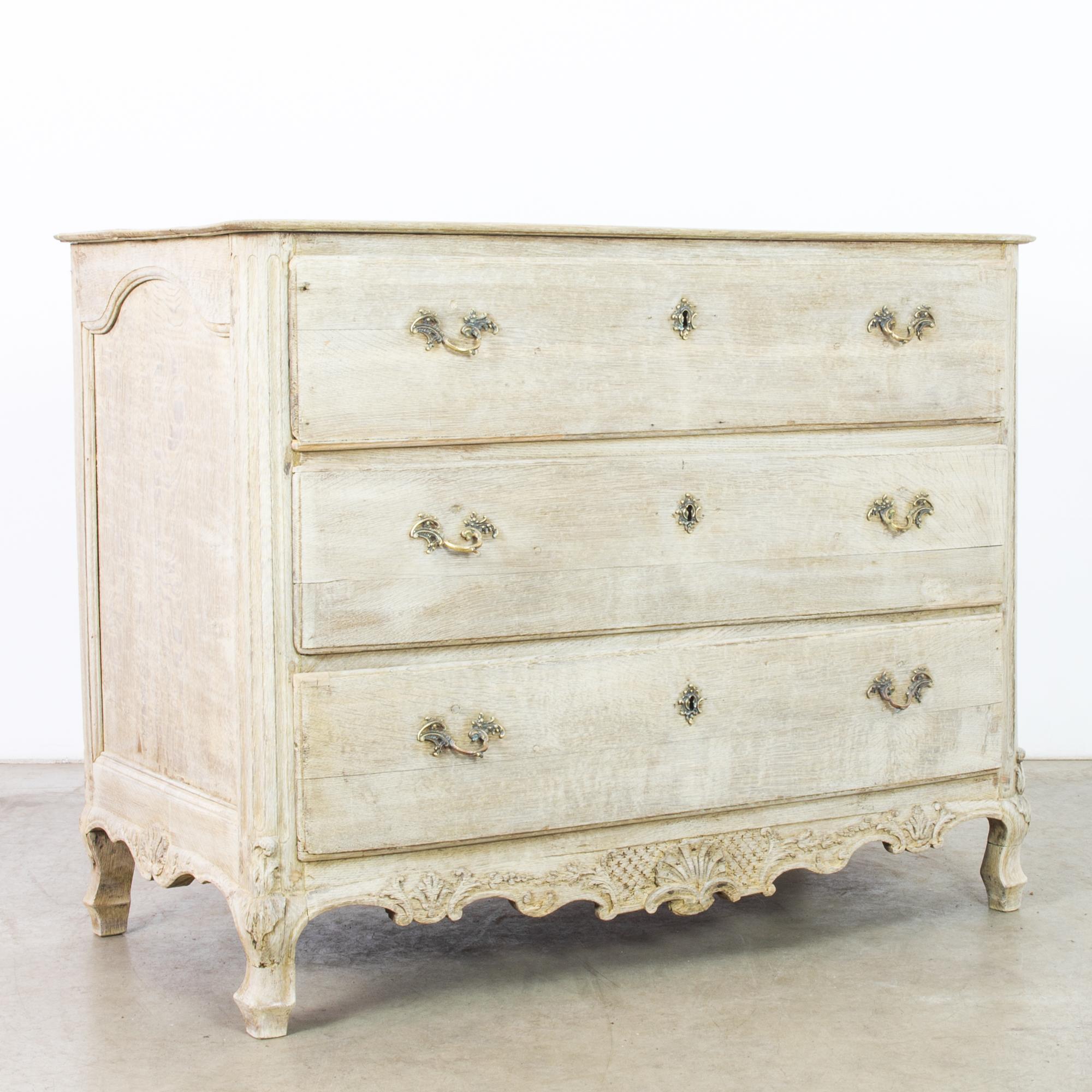 1860s French Bleached Oak Chest of Drawers 7