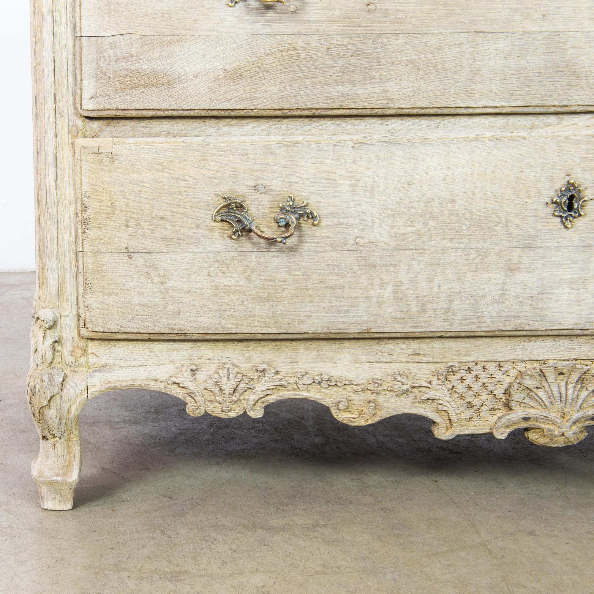 1860s French Bleached Oak Chest of Drawers In Good Condition In High Point, NC