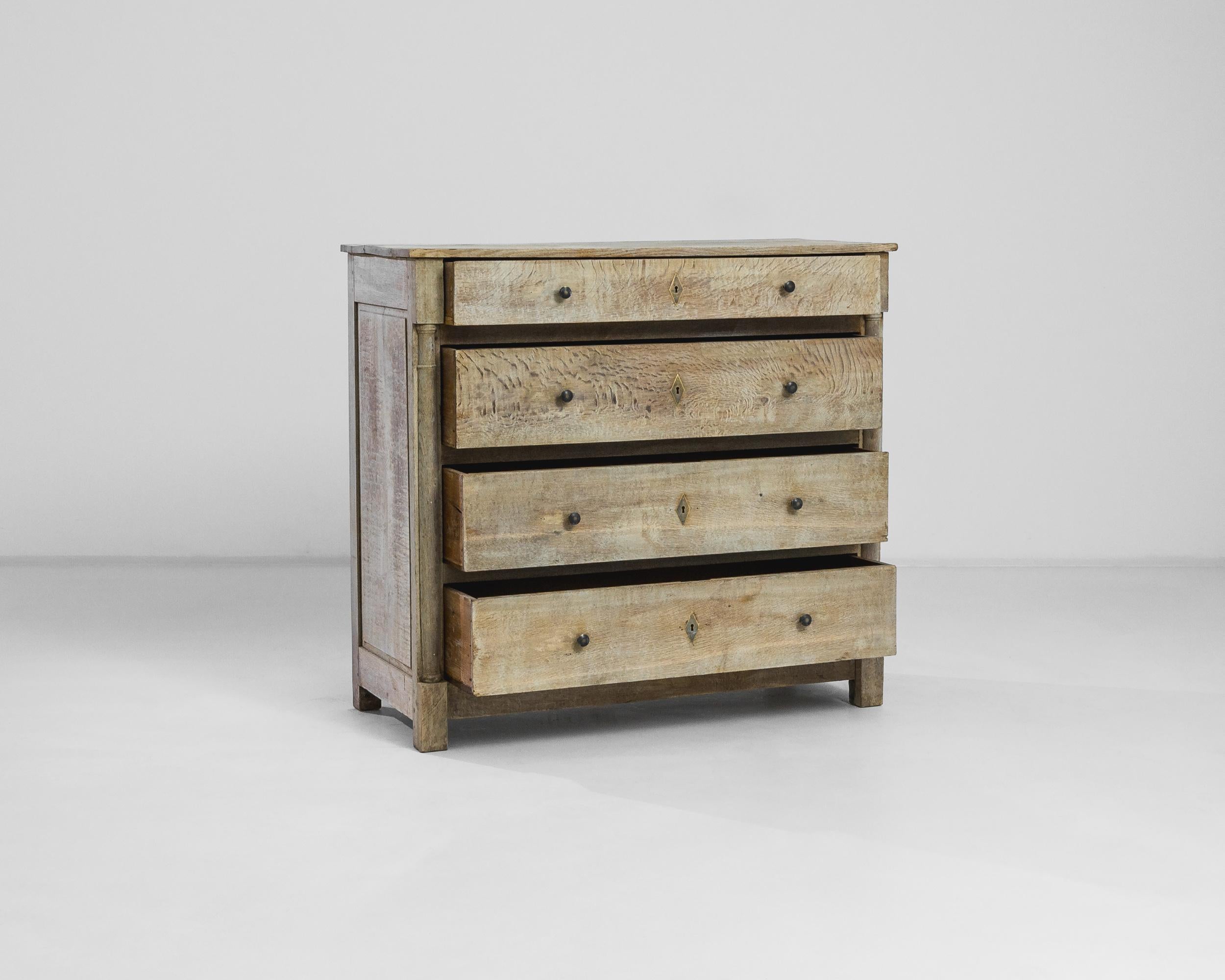 1860s French Bleached Oak Chest of Drawers In Good Condition In High Point, NC