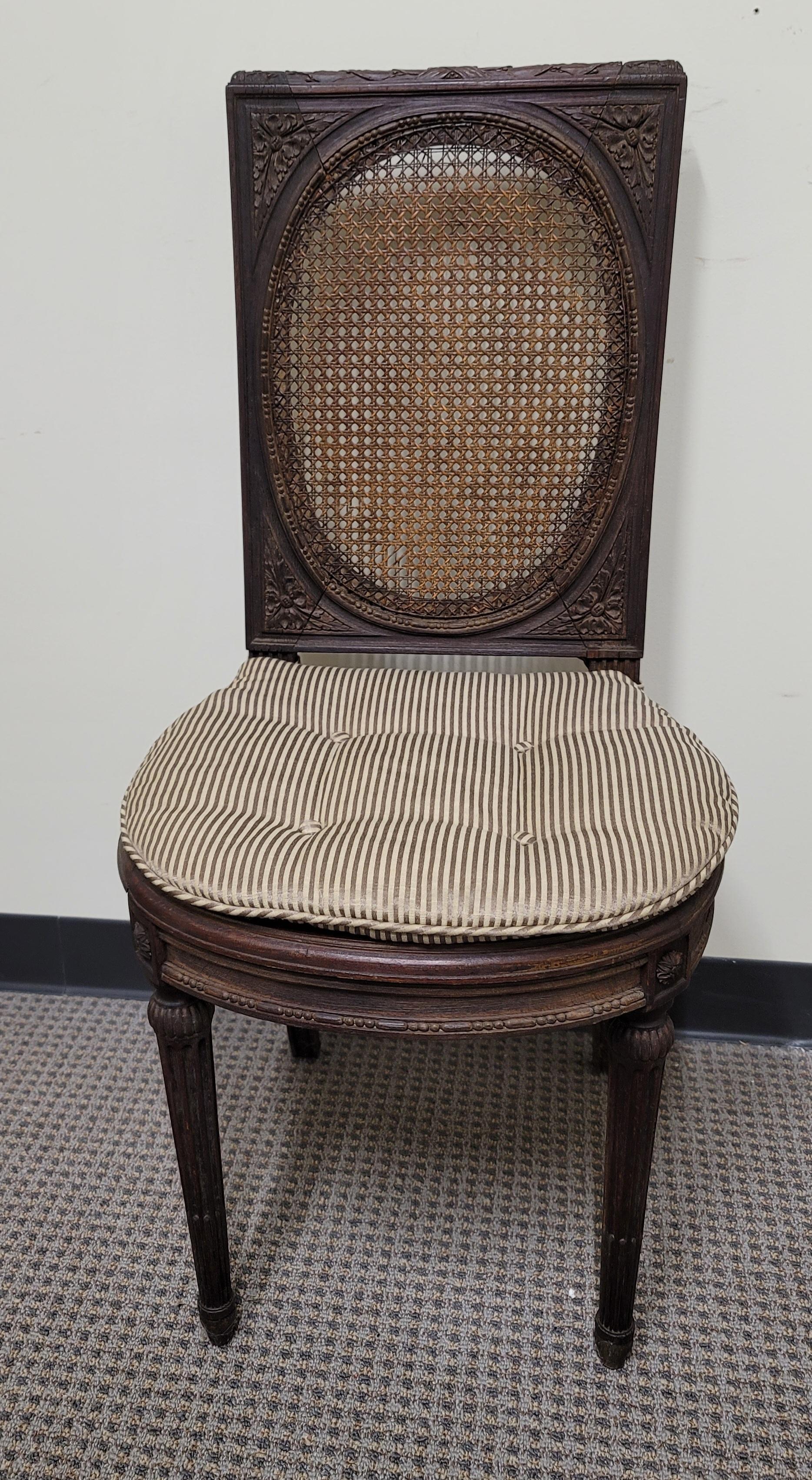1860s French Fine Hand-Carved Walnut and Cane Side Chair For Sale 7