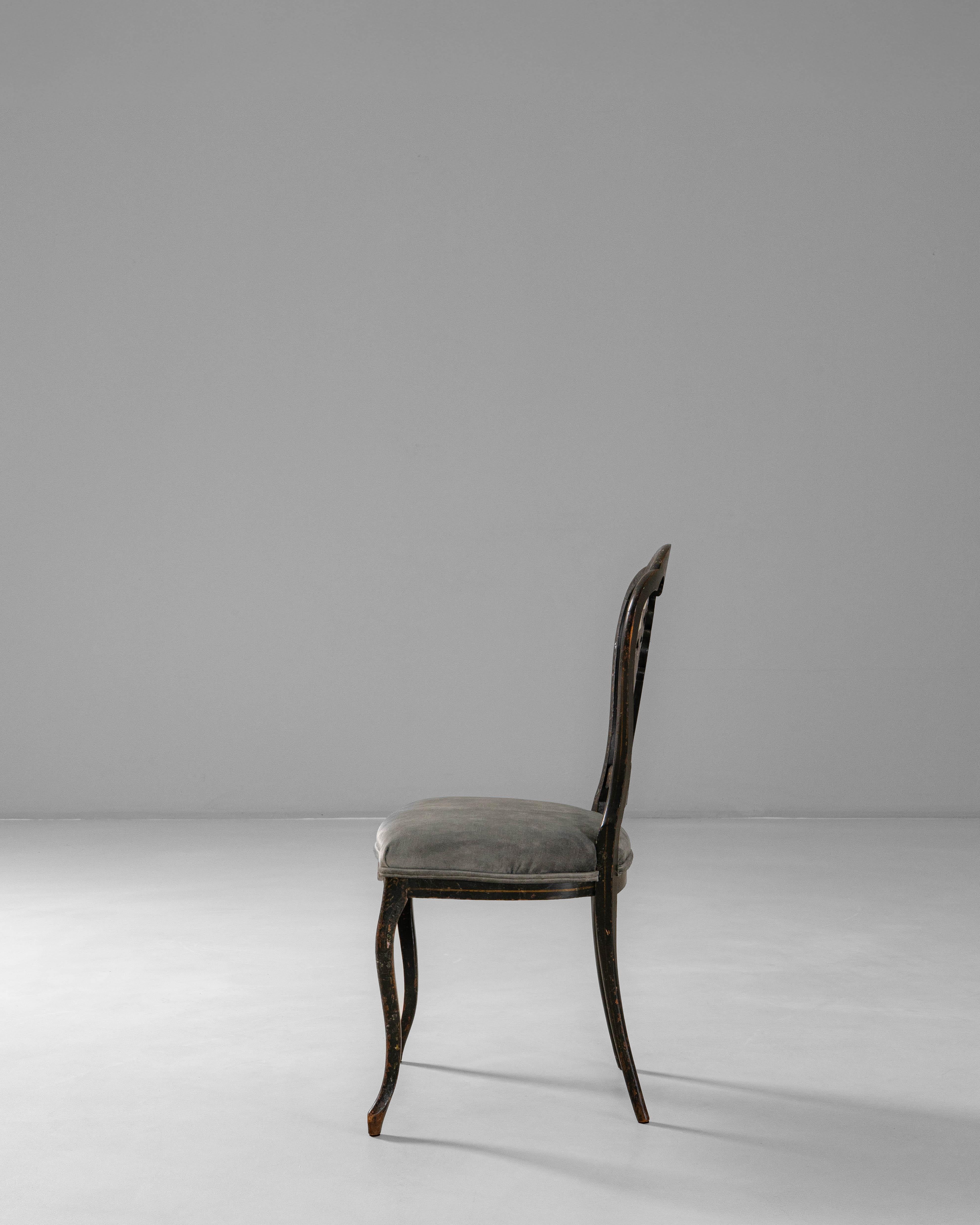 1860s French Louis XV Wooden Chair With Velvet Upholstered Seat (Louis XV.) im Angebot