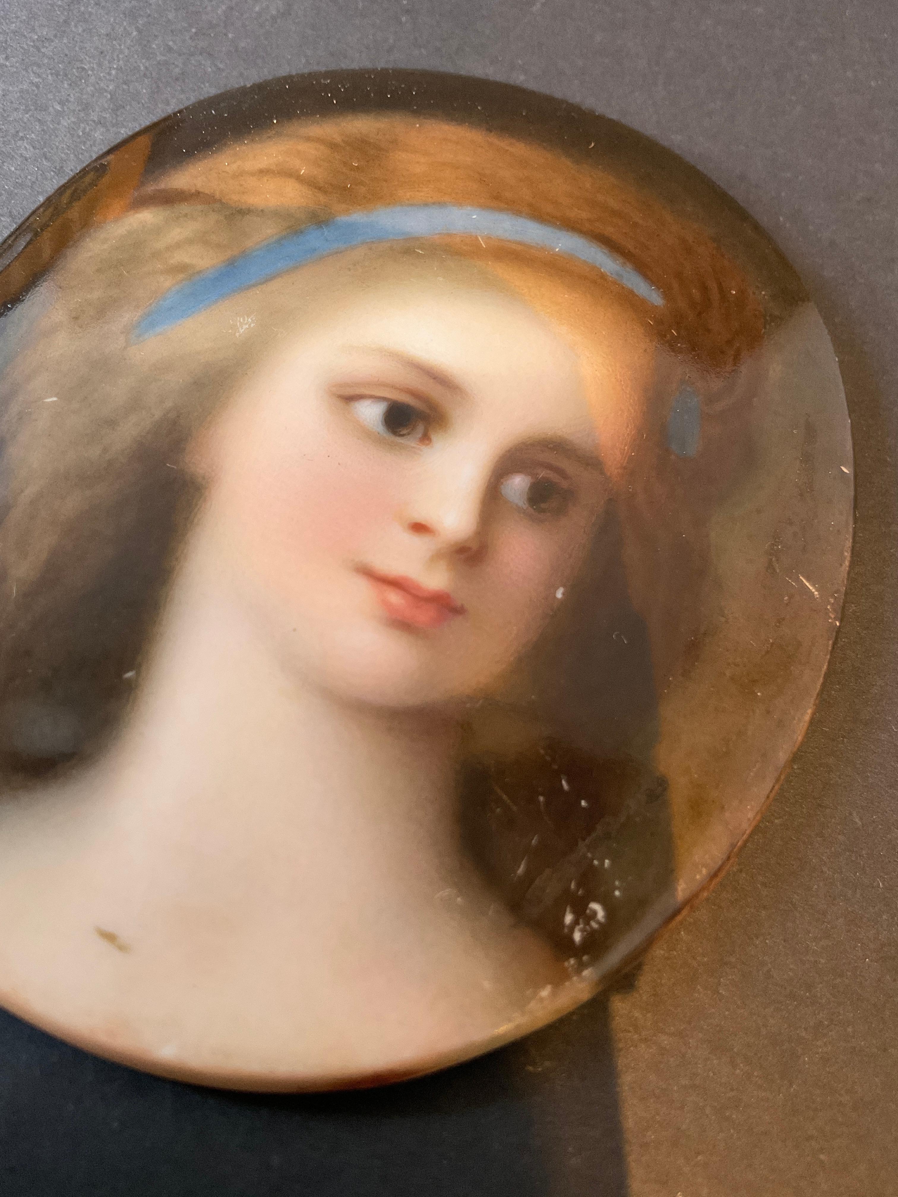 1860er Jahre Französisch Miniatur weibliches Porträt auf Porzellan im Angebot 2