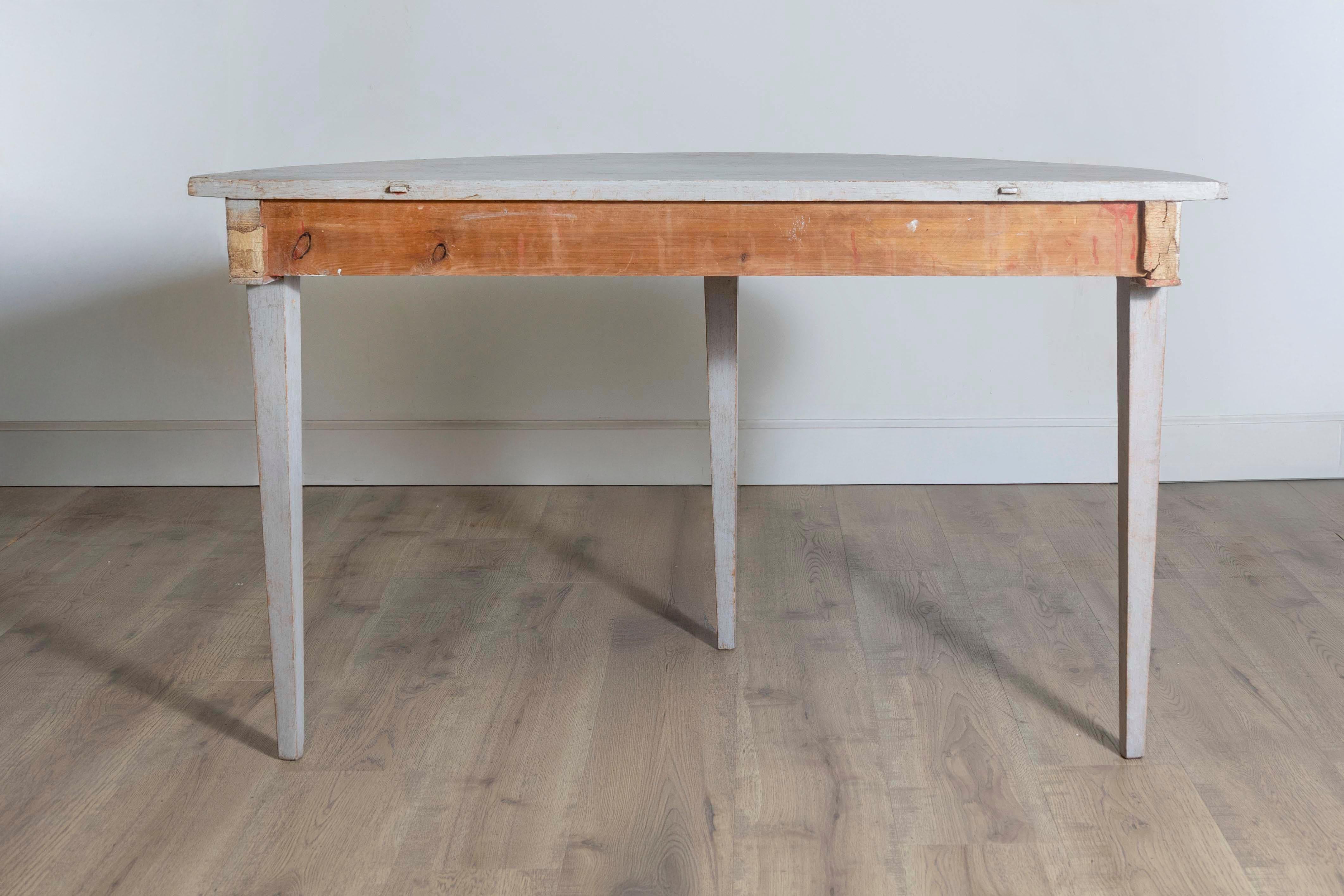 1860s Gustavian Style Swedish Painted Demi-Lune Tables with Tapered Legs For Sale 1