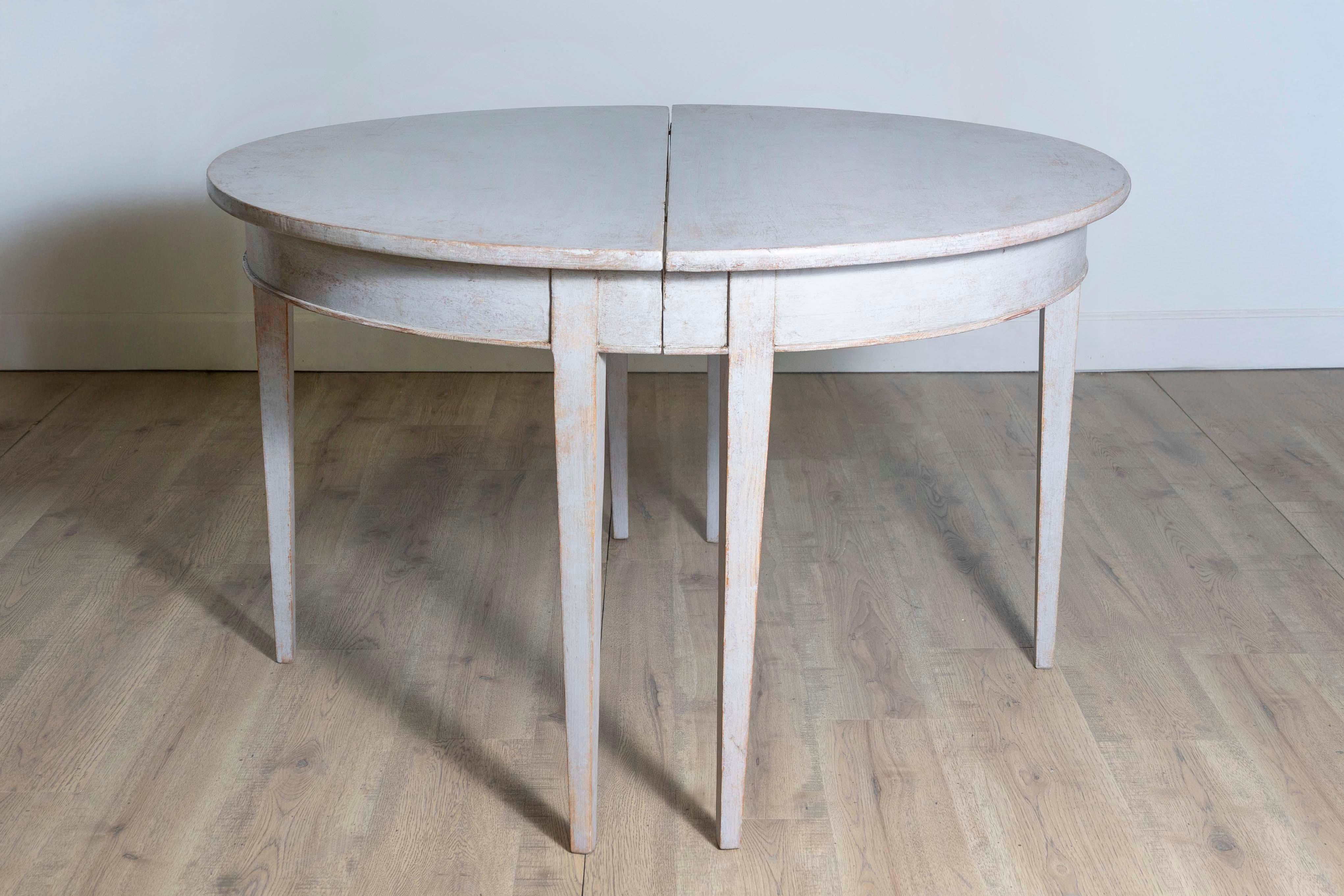 1860s Gustavian Style Swedish Painted Demi-Lune Tables with Tapered Legs For Sale 2